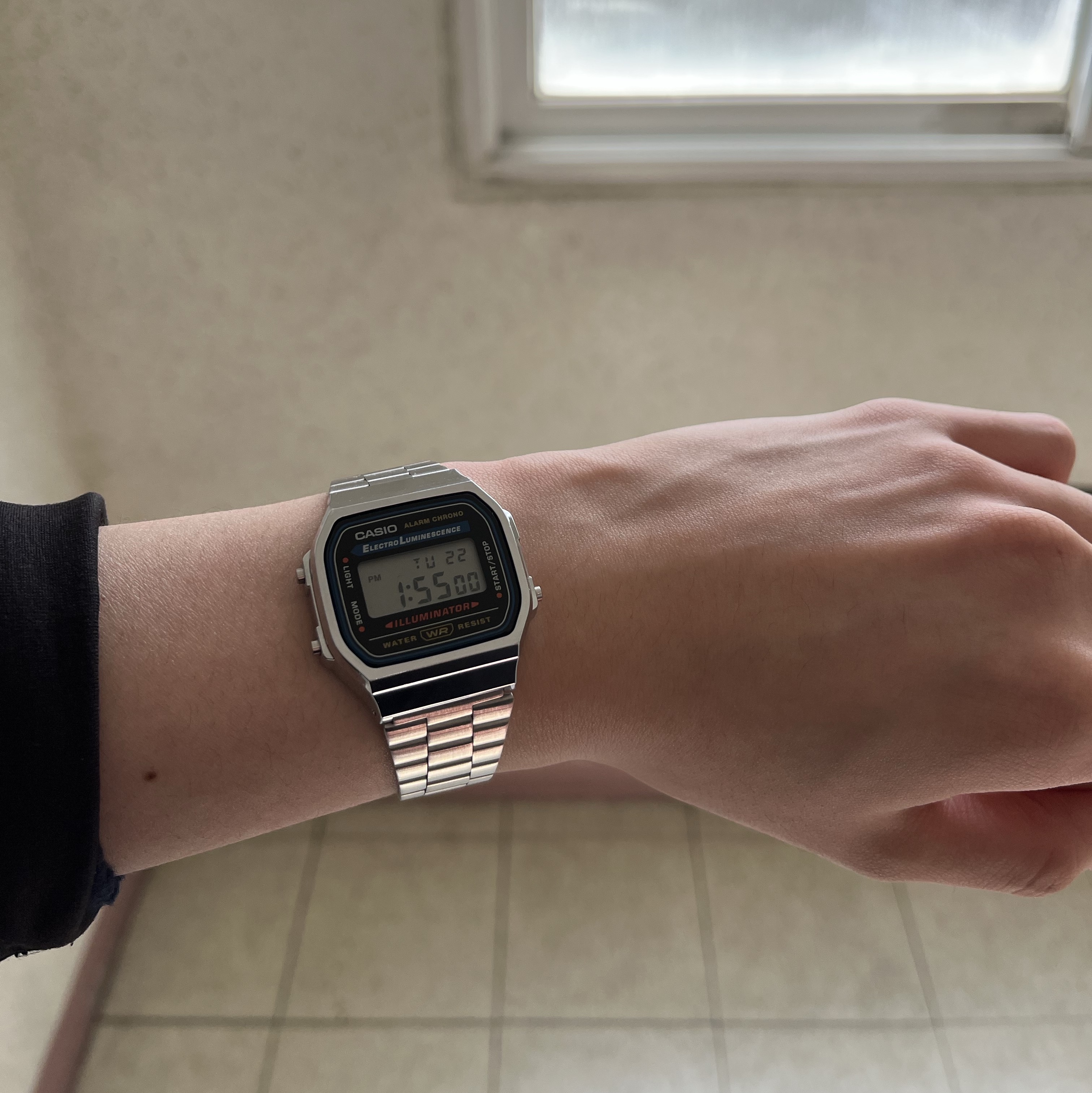Casio A168WA-1W 착용 스타일