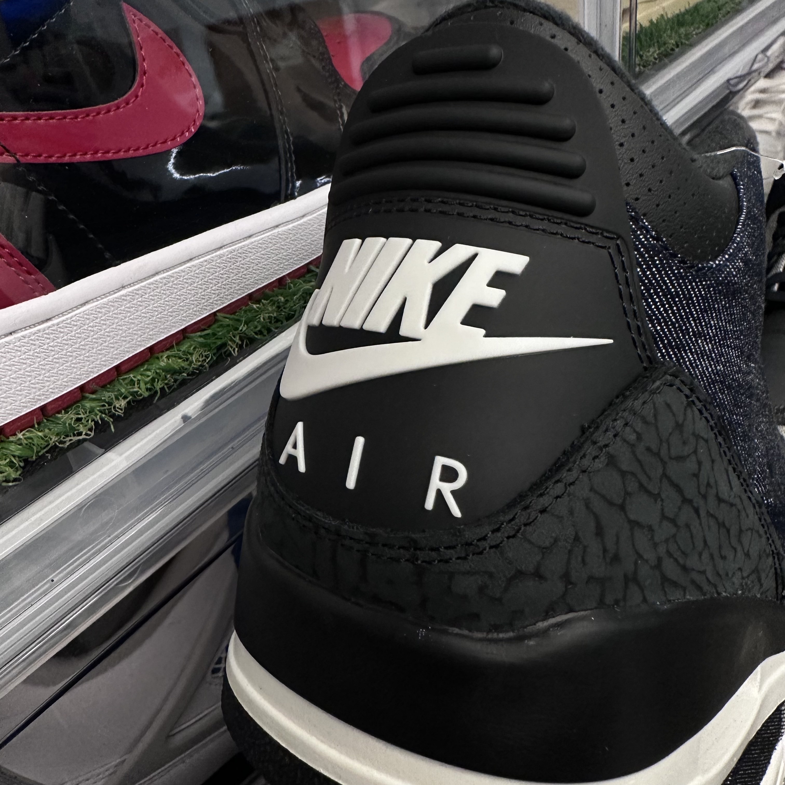 Jordan 3 x Levi’s Indigo and Gym Red 착용 스타일 - 2