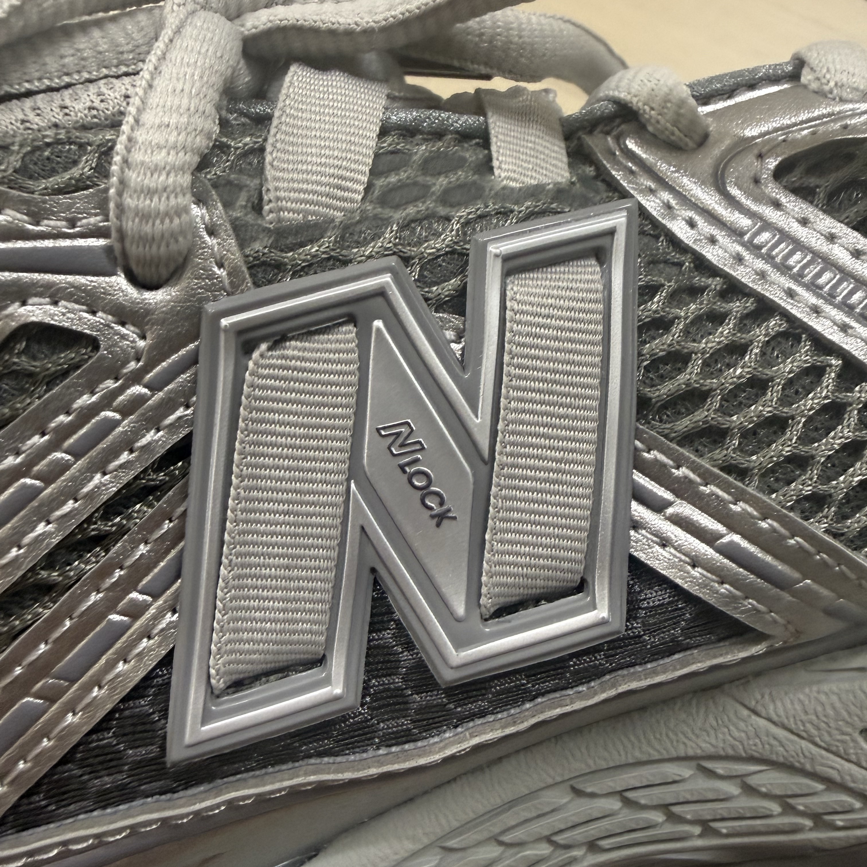 New Balance 1906R Harbor Grey Silver Metalic 착용 스타일 - 3