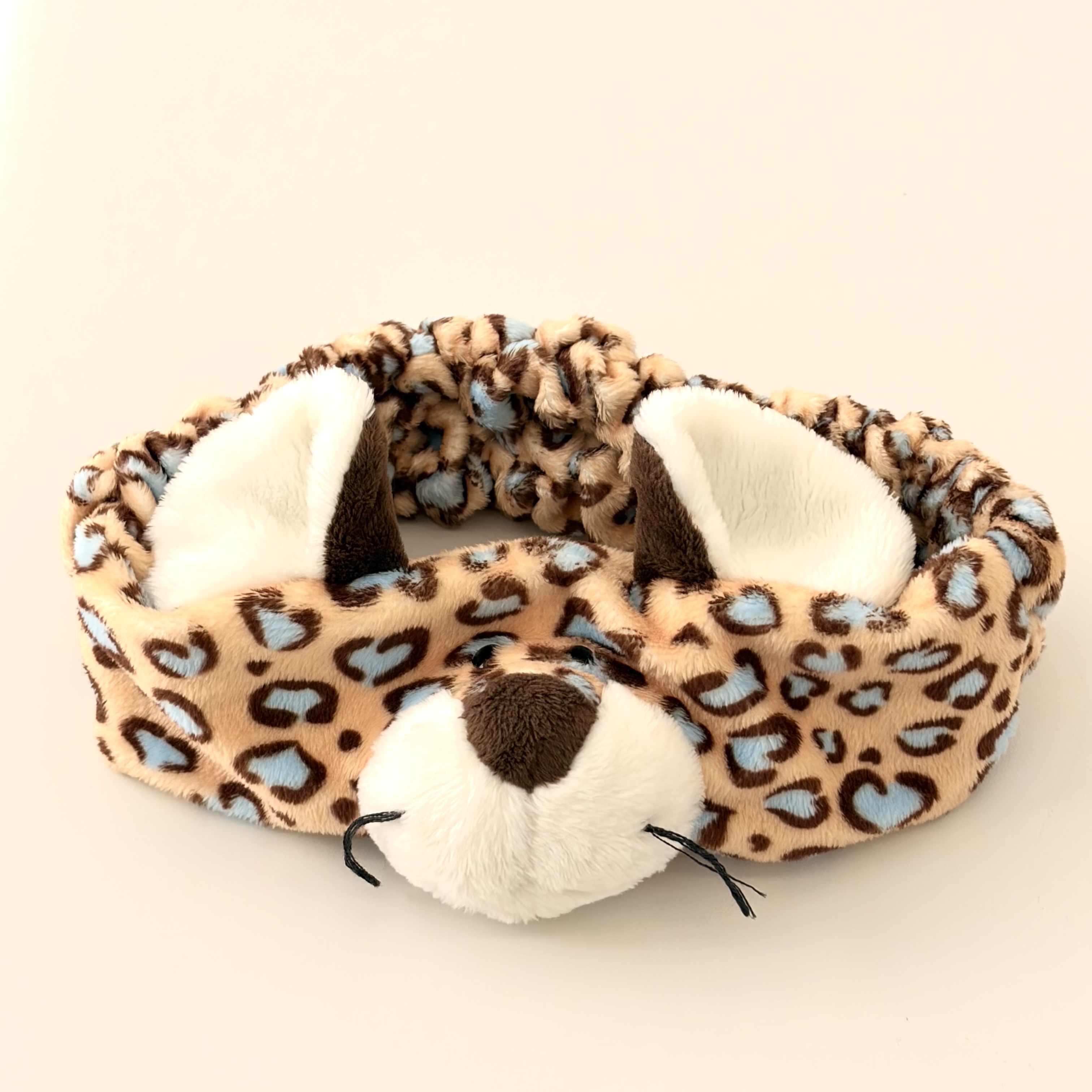 [KREAM 단독] NICI Leopard print hair band 착용 스타일