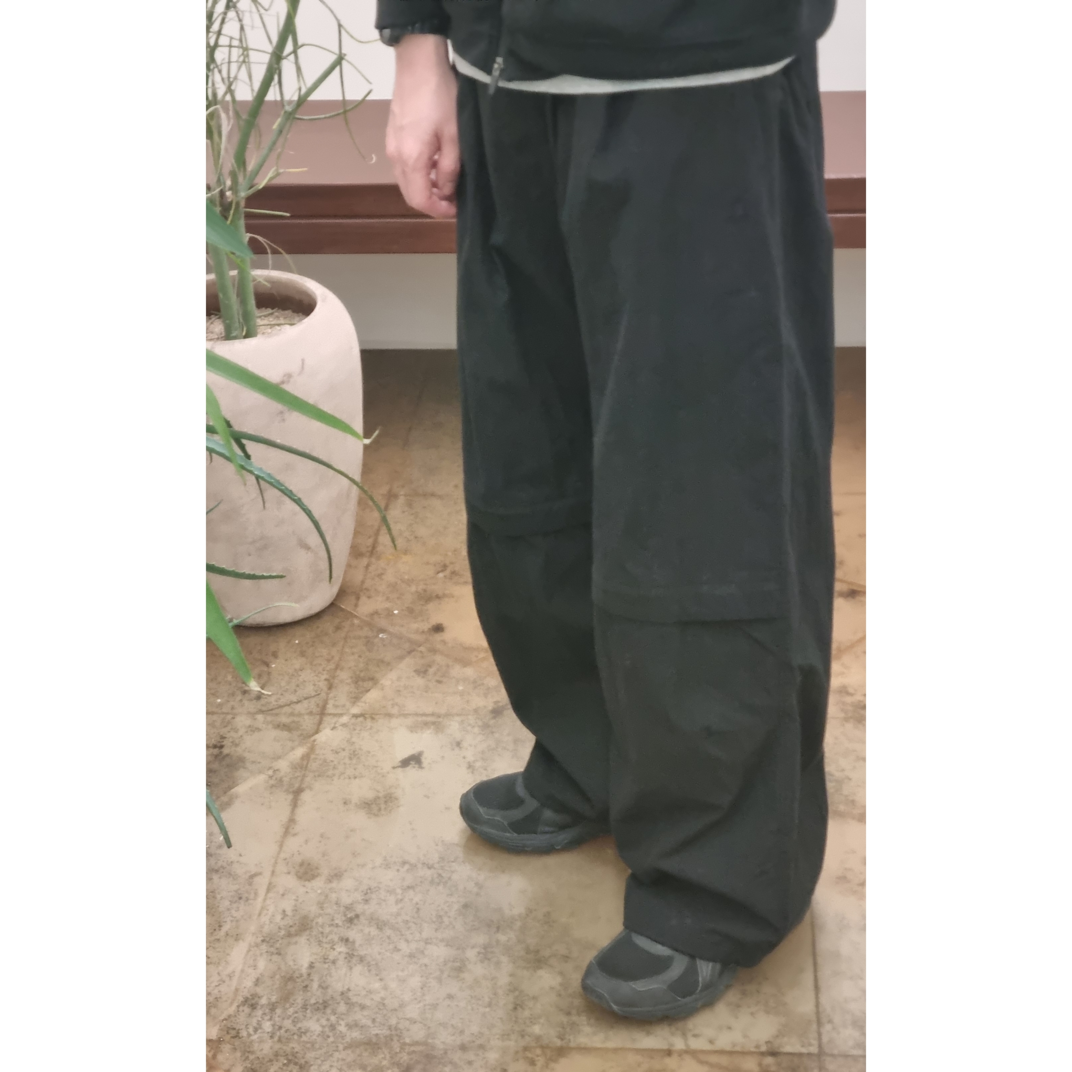 Asics Jog 100 T Black - 4E Extra Wide, Polyteru Human Index Human Ventile Pants Black 착용 스타일 - 1