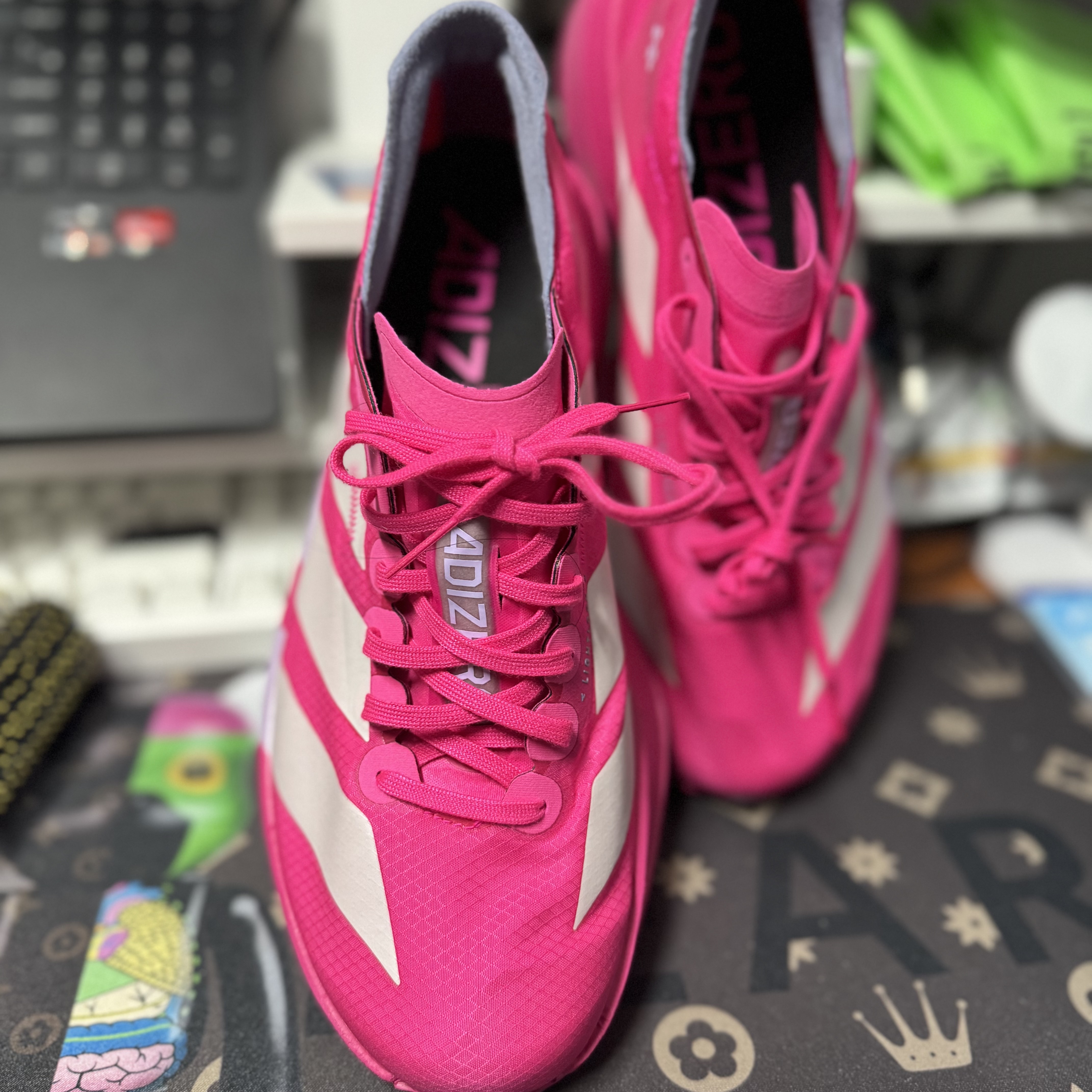 Adidas Adizero Adios Pro 4 Shock Pink Zero Metalic 착용 스타일 - 2