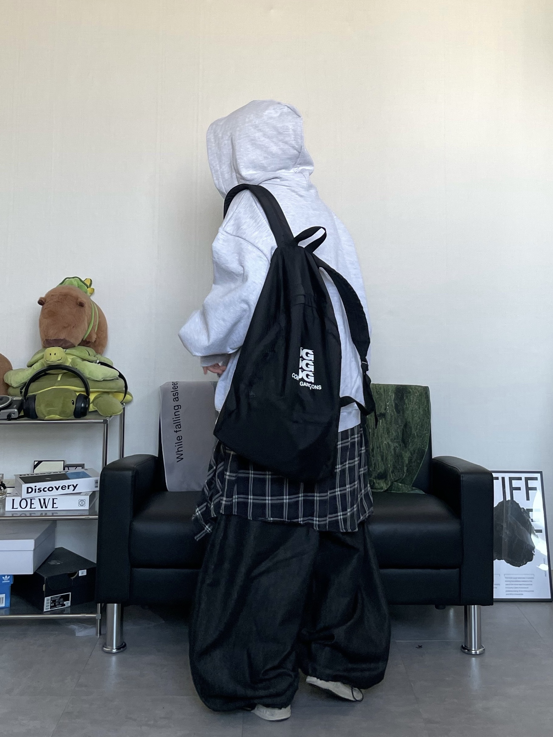 CDG Backpack Black 착용 스타일 - 4