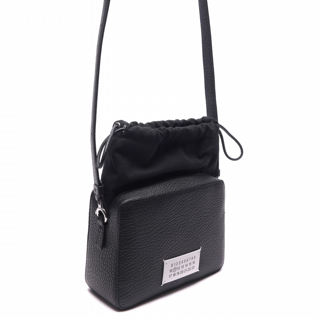 [25% 쿠폰] 메종 마르지엘라 로고 크로스바디백 블랙([25% 쿠폰] Maison Margiela Logo Crossbody Bag Black) - 2
