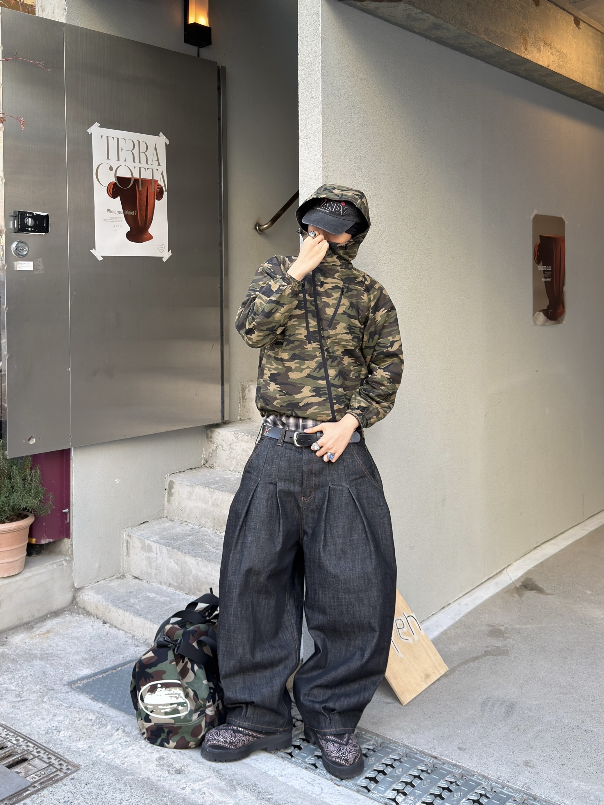 Nike x Stussy Skull Cap Black, Vandy The Pink Cherry Cap Washed Black 착용 스타일 - 2