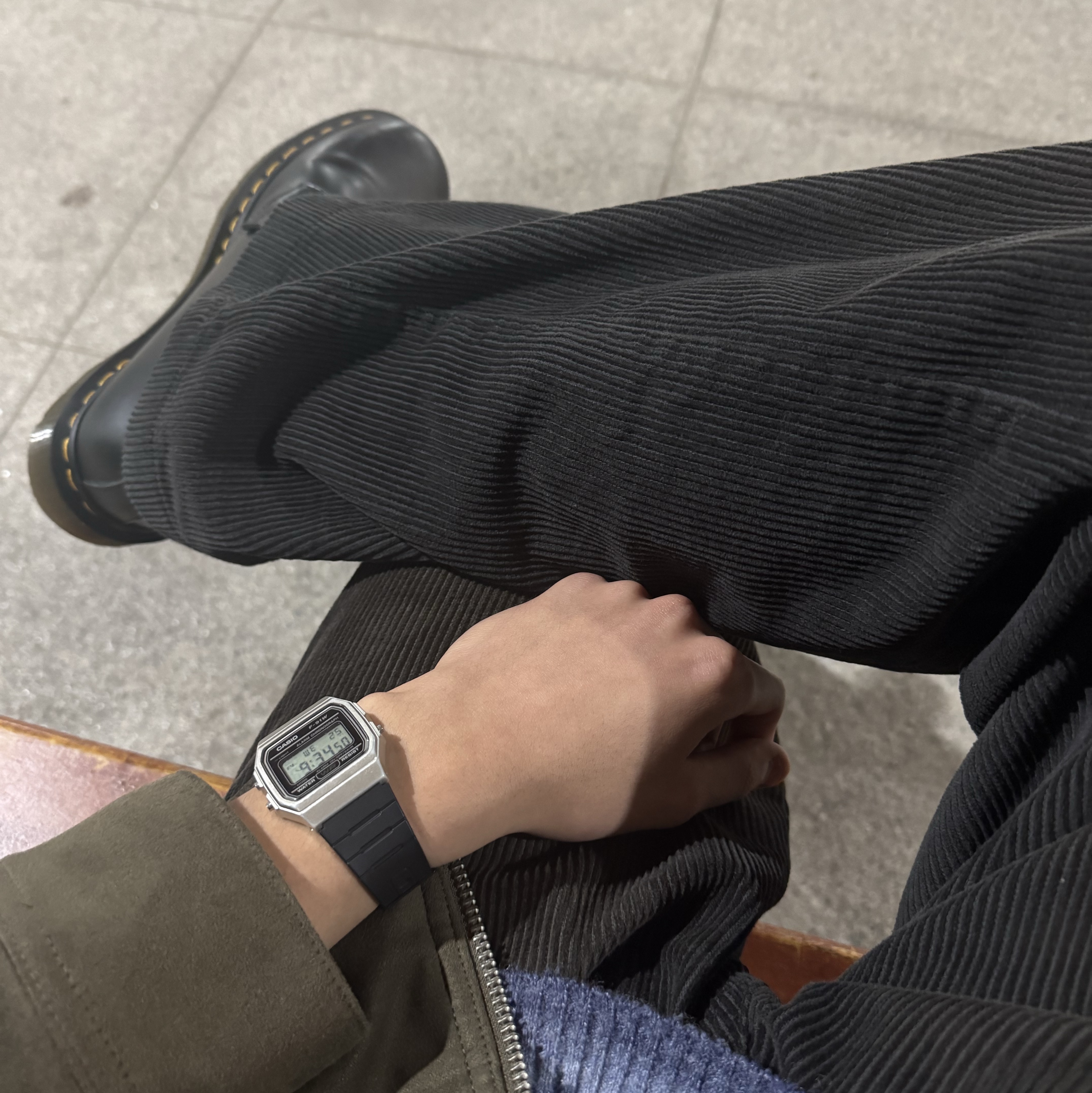 Dr. Martens 1461 Smooth Black, Casio F-91WM-7 착용 스타일