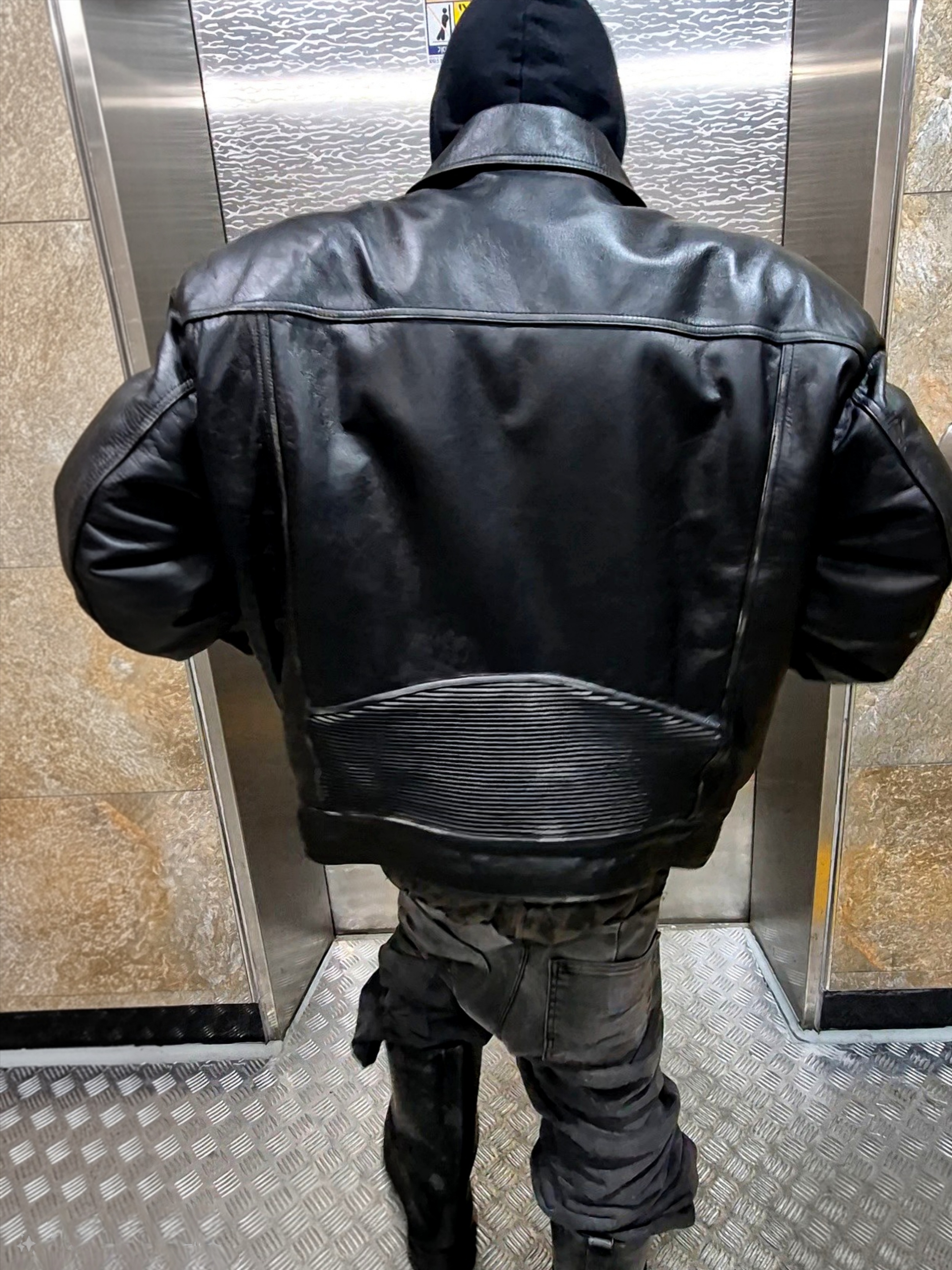 Project G/R Distressed Leather Biker Jacket Black 착용 스타일 - 1