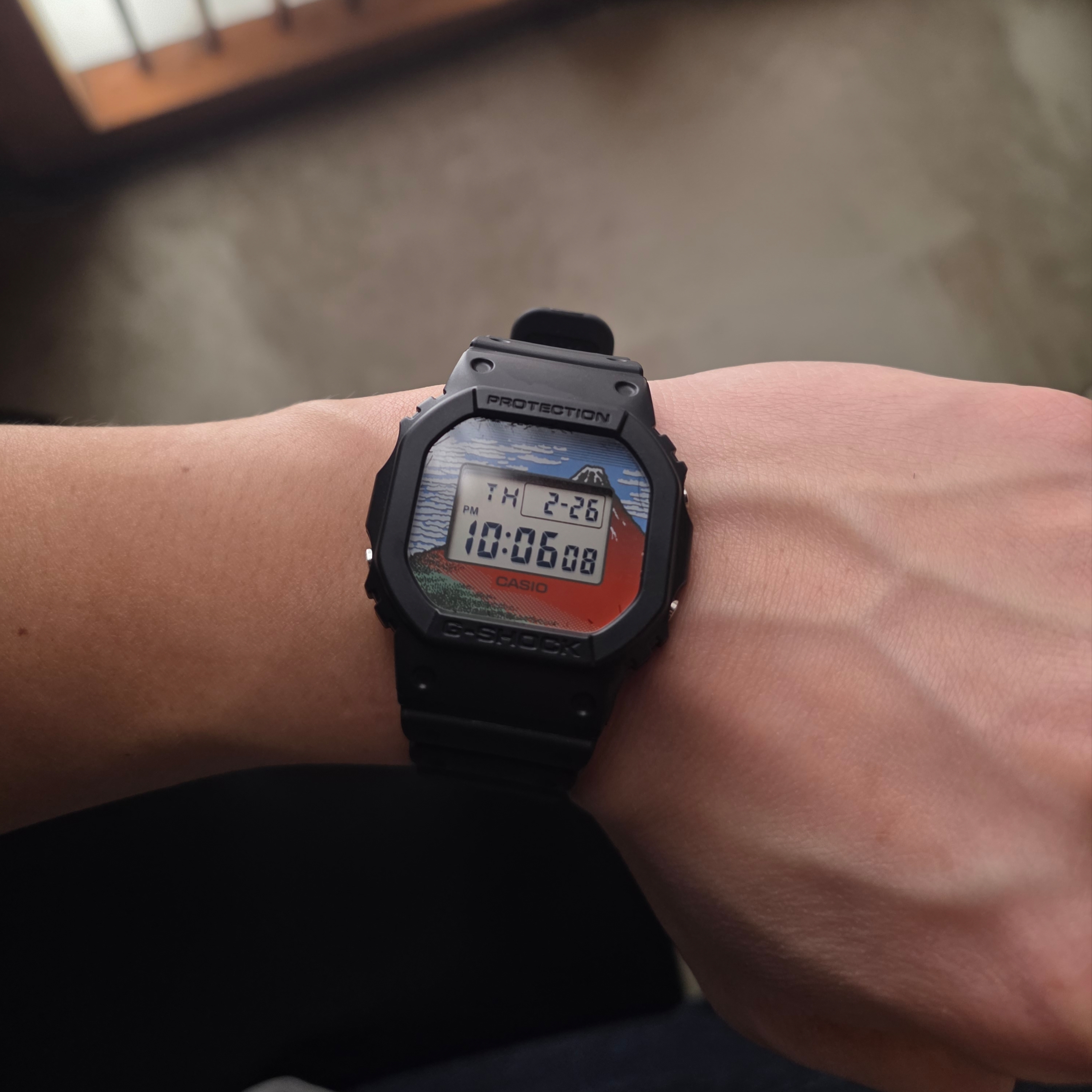 Casio DW-5600KHG25-1 착용 스타일