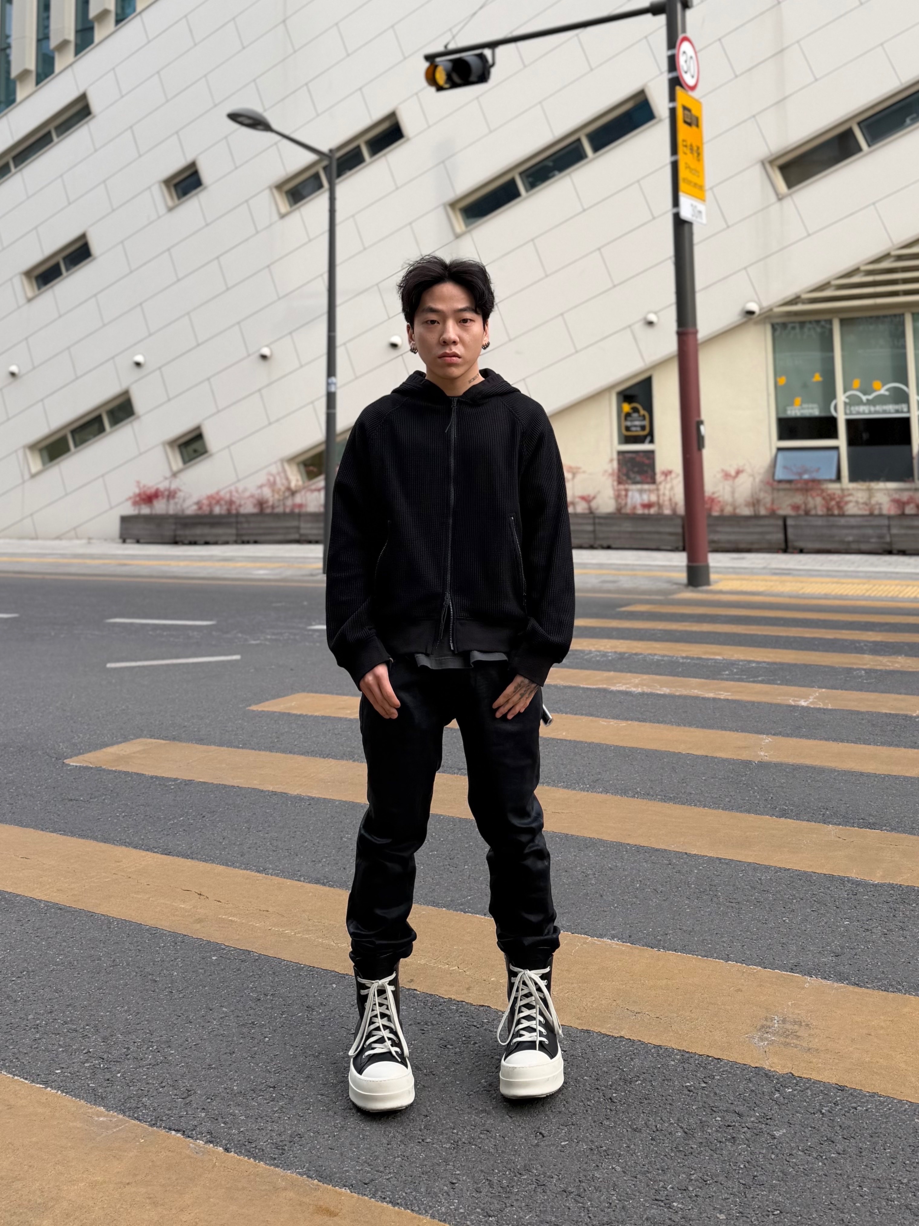 Rick Owens Mega Bumper Sneakers Black Milk, Rick Owens Mega Bumper Sneakers Black Milk 착용 스타일 - 1