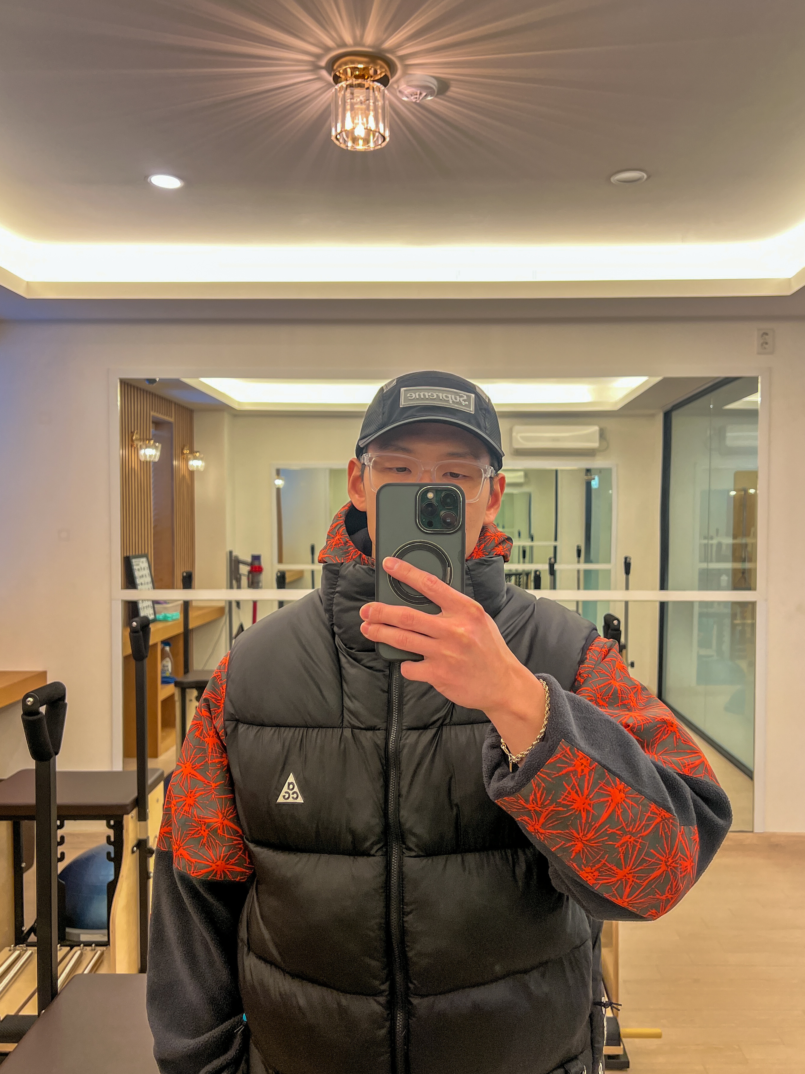 Nike ACG Therma-Fit ADV Lunar Lake Puffer Vest Black - US/EU, Supreme Side Mesh Camp Cap Black - 25SS 착용 스타일
