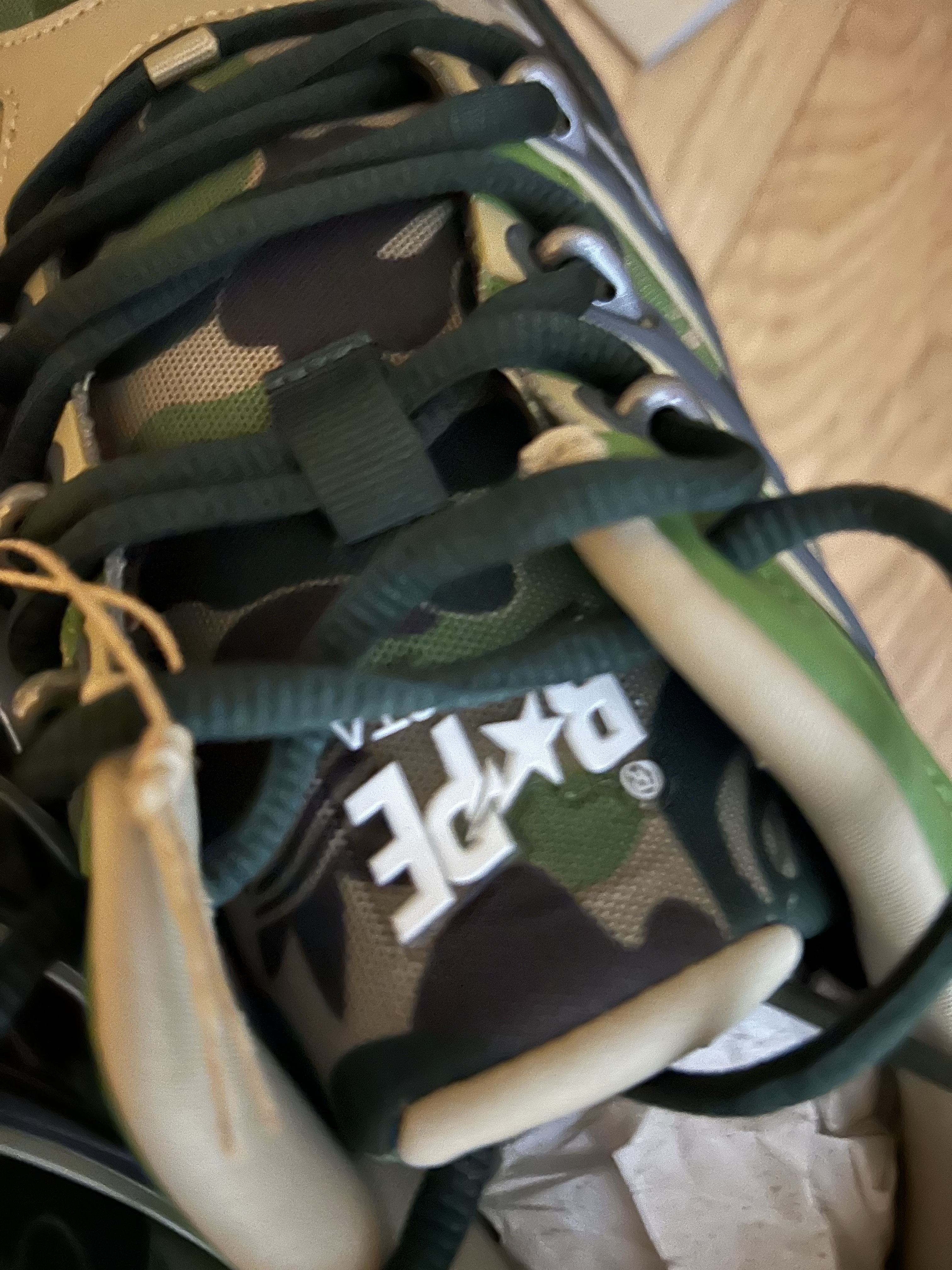 Adidas x BAPE Adistar Hrmy Hemp Iron Metallic 착용 스타일