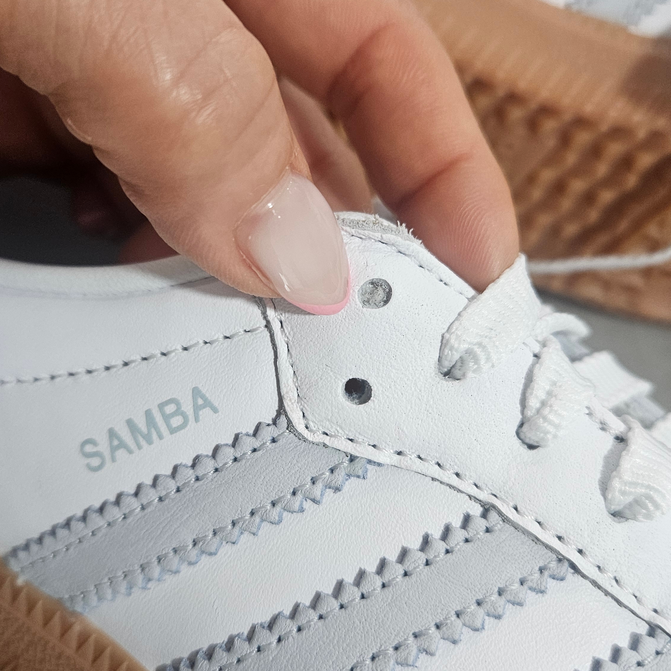 (W) Adidas Samba OG Cloud White Halo Blue 착용 스타일