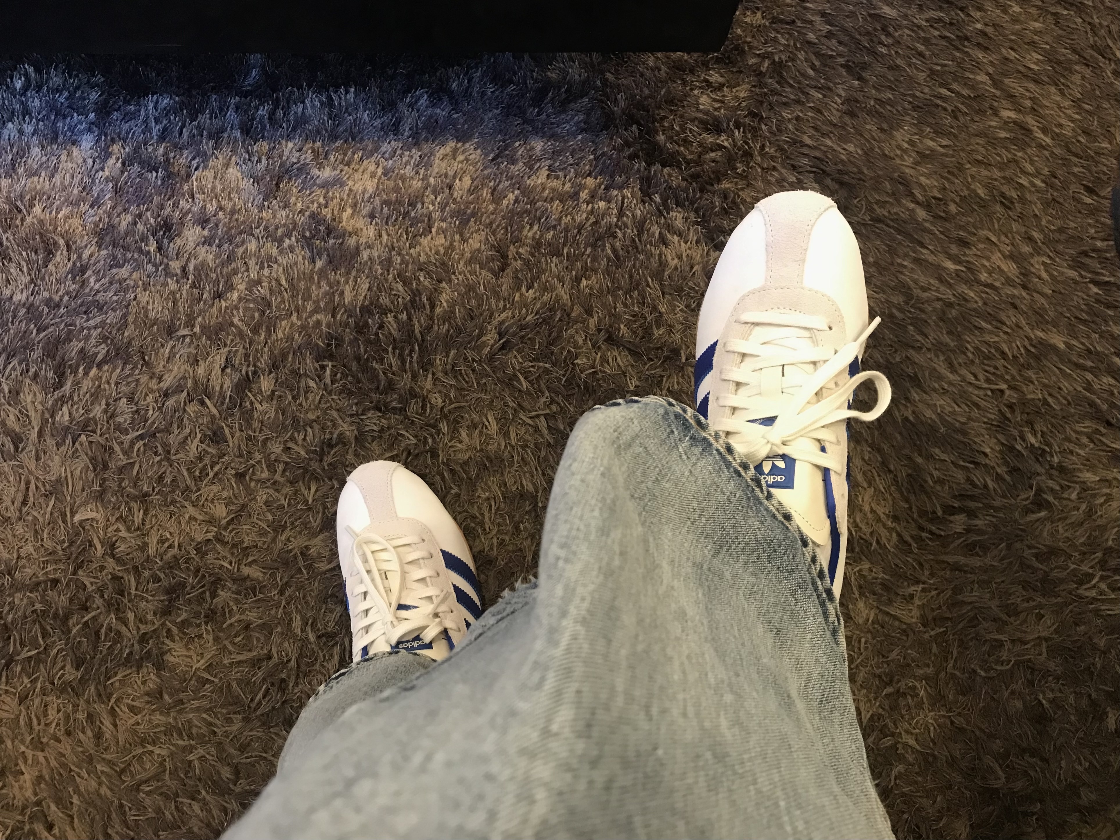 (W) Adidas Tokyo Off White Royal Blue 착용 스타일 - 1