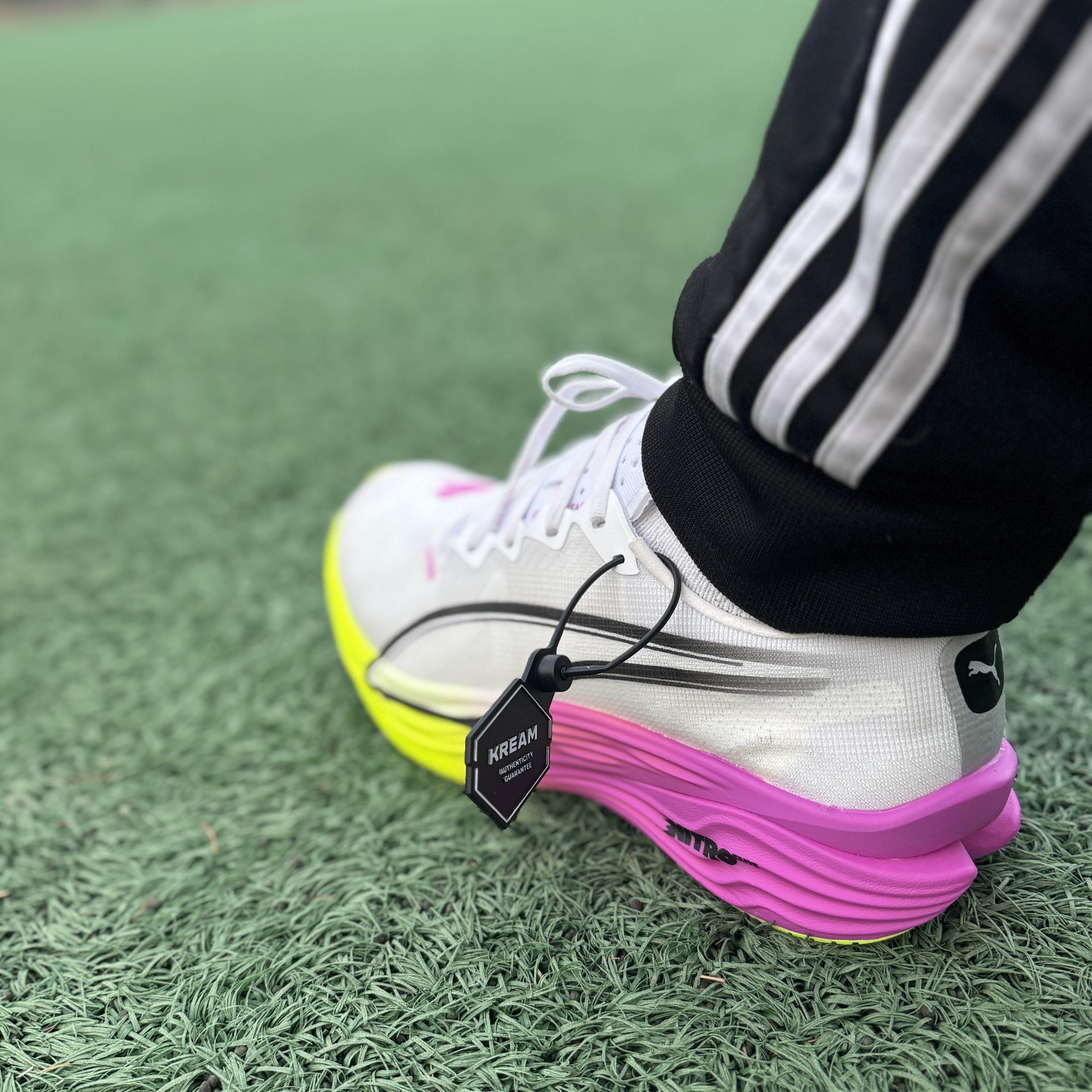 Puma Deviate Nitro Elite 3 White Pure Magenta 착용 스타일