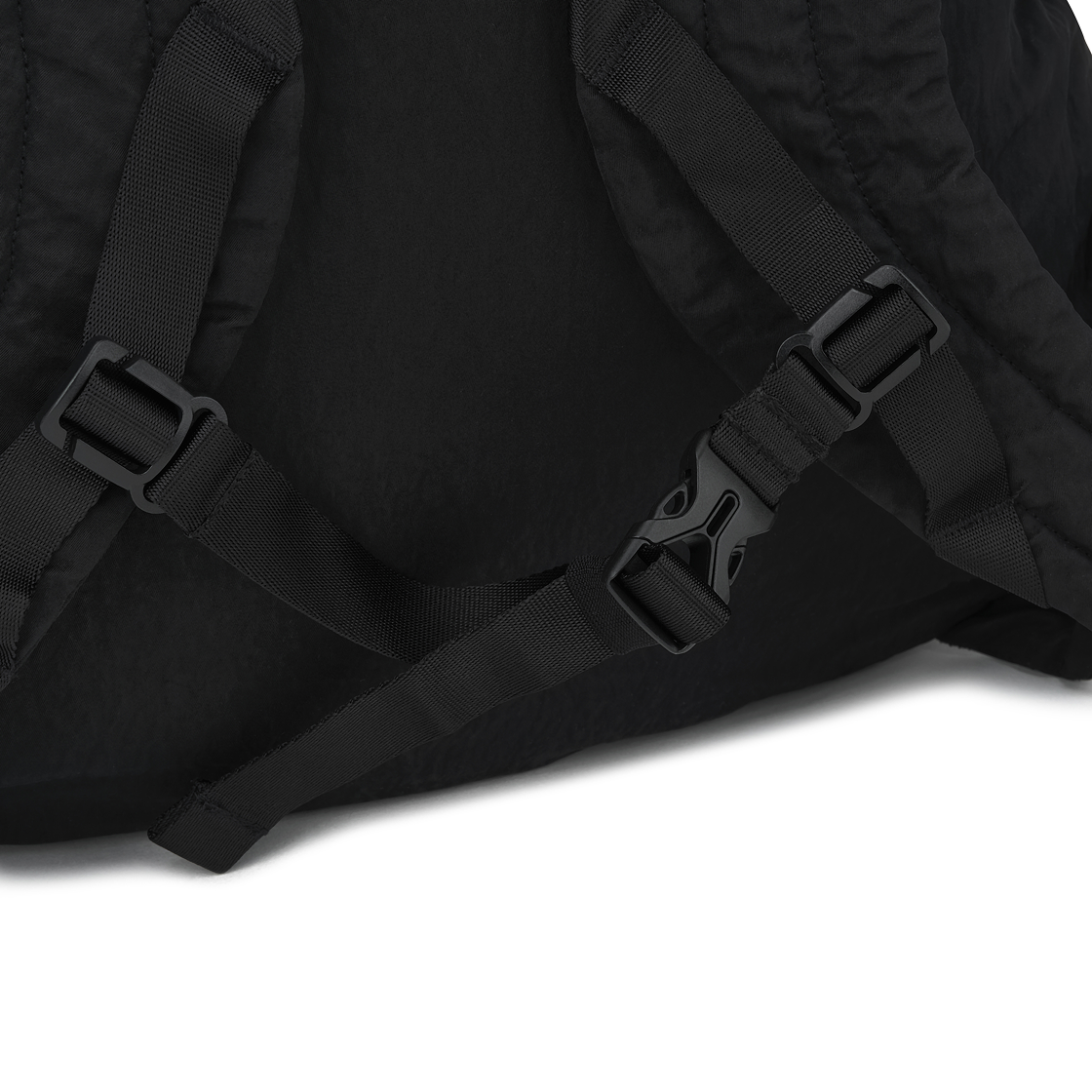 C.P. 컴퍼니 나일론 B 라운디드 백팩 블랙 - 25FW(C.P. Company Nylon B Rounded Backpack Black - 25FW) - 6