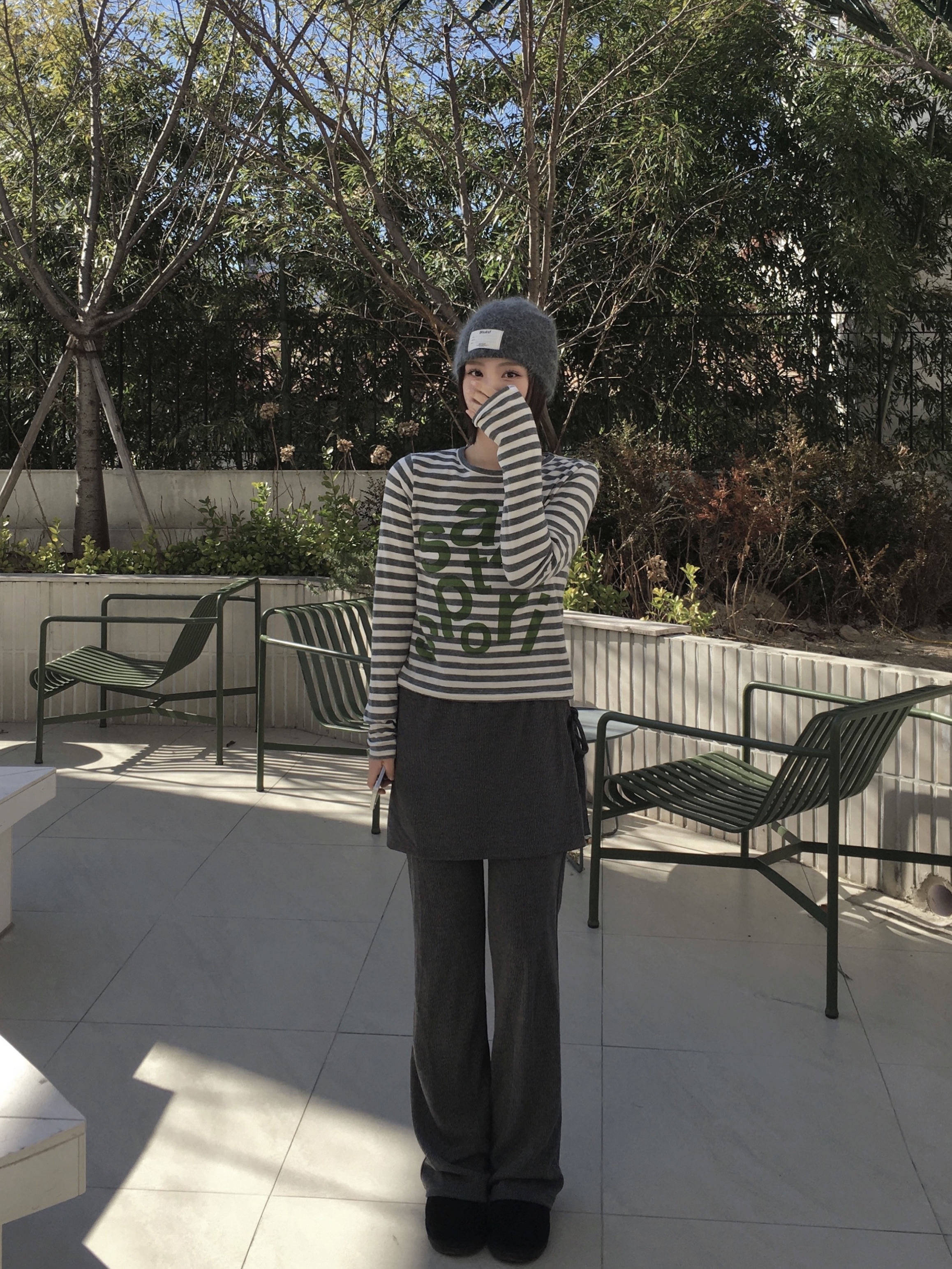 [KREAM 단독] Safarispot Ticketing Stripe Border Tee Gray 착용 스타일 - 1