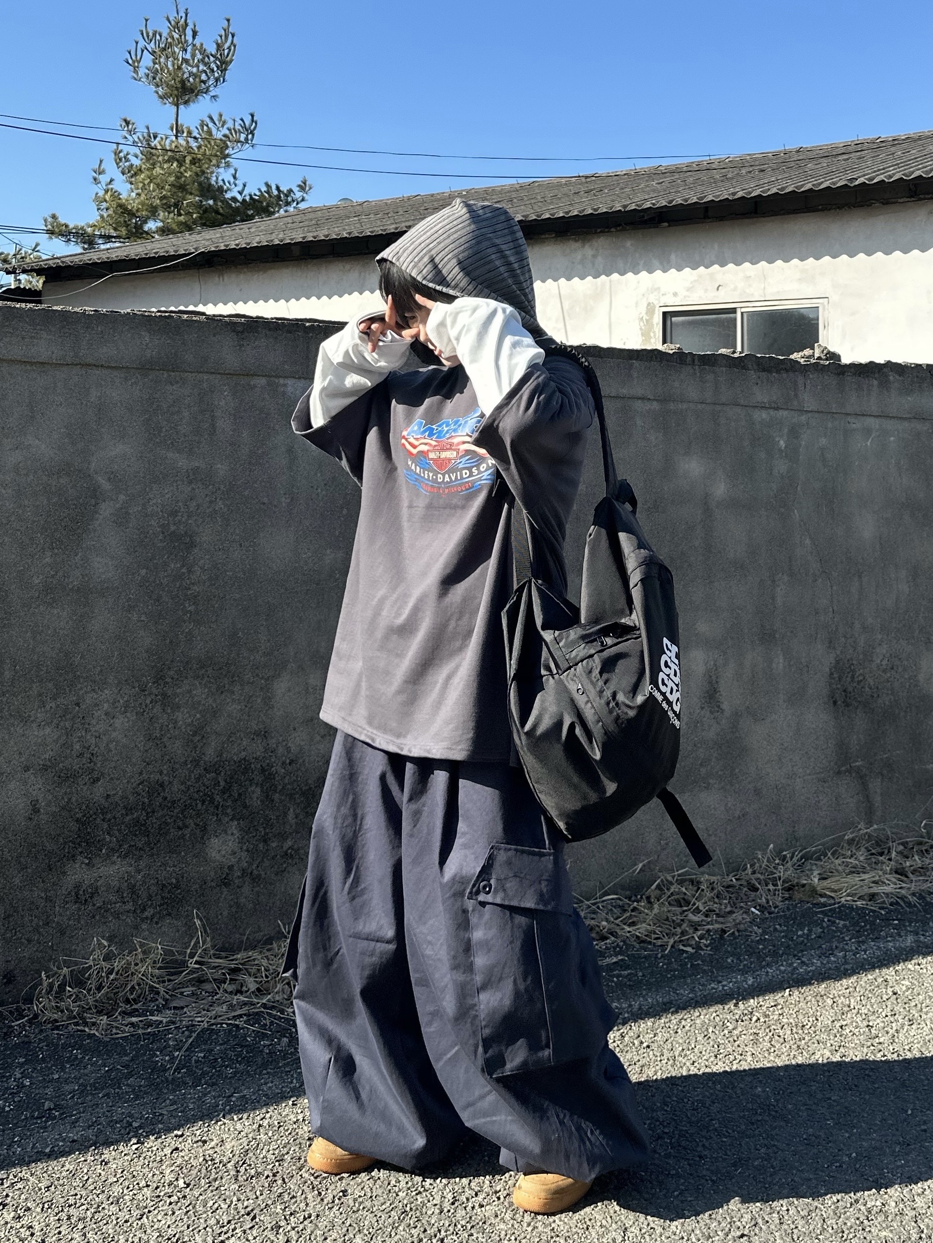 (W) Nike Air Force 1 '07 WB Flax Wheat, CDG Backpack Black 착용 스타일 - 1