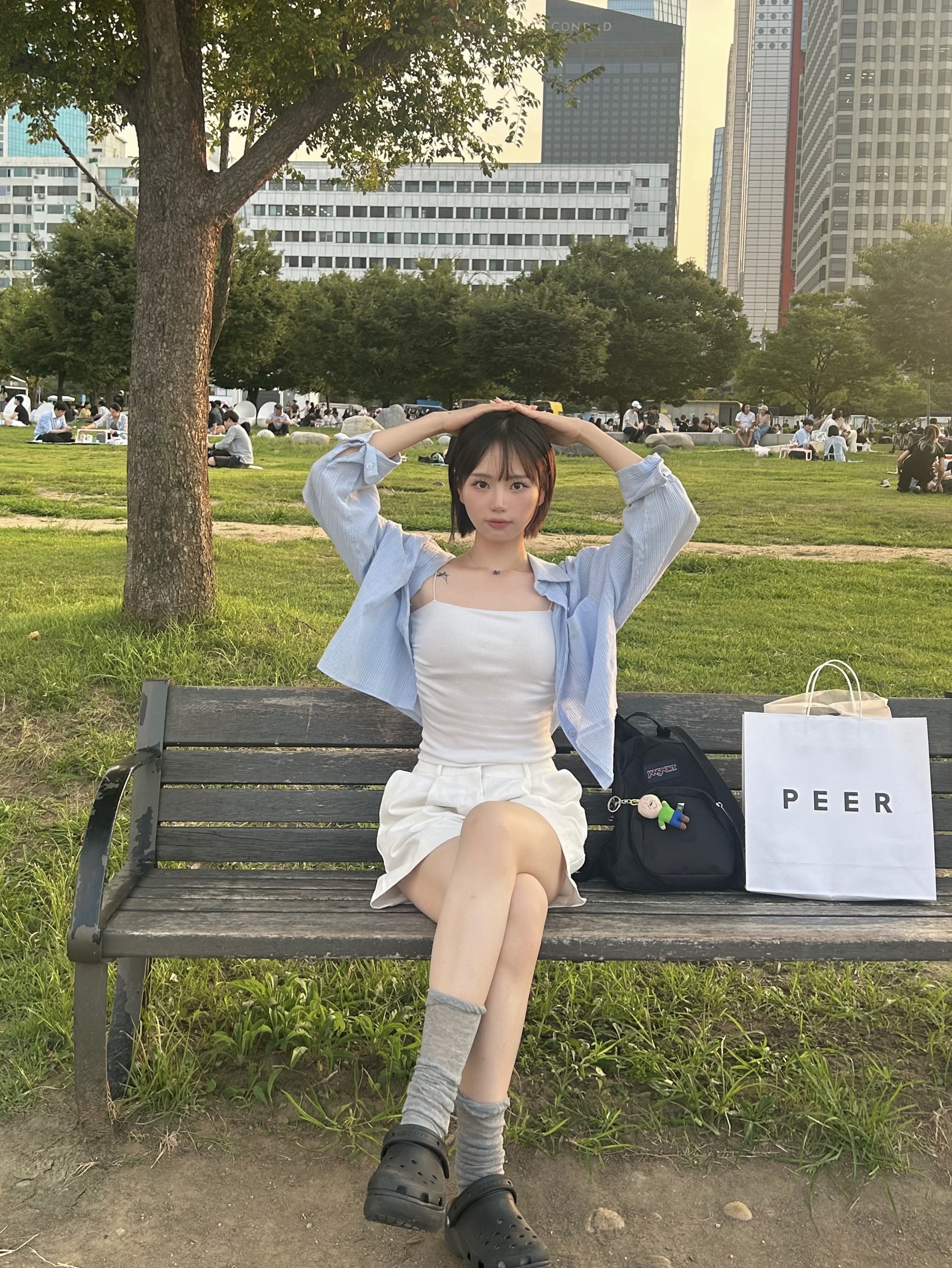 Jansport Half Pint Mini Backpack Black 착용 스타일