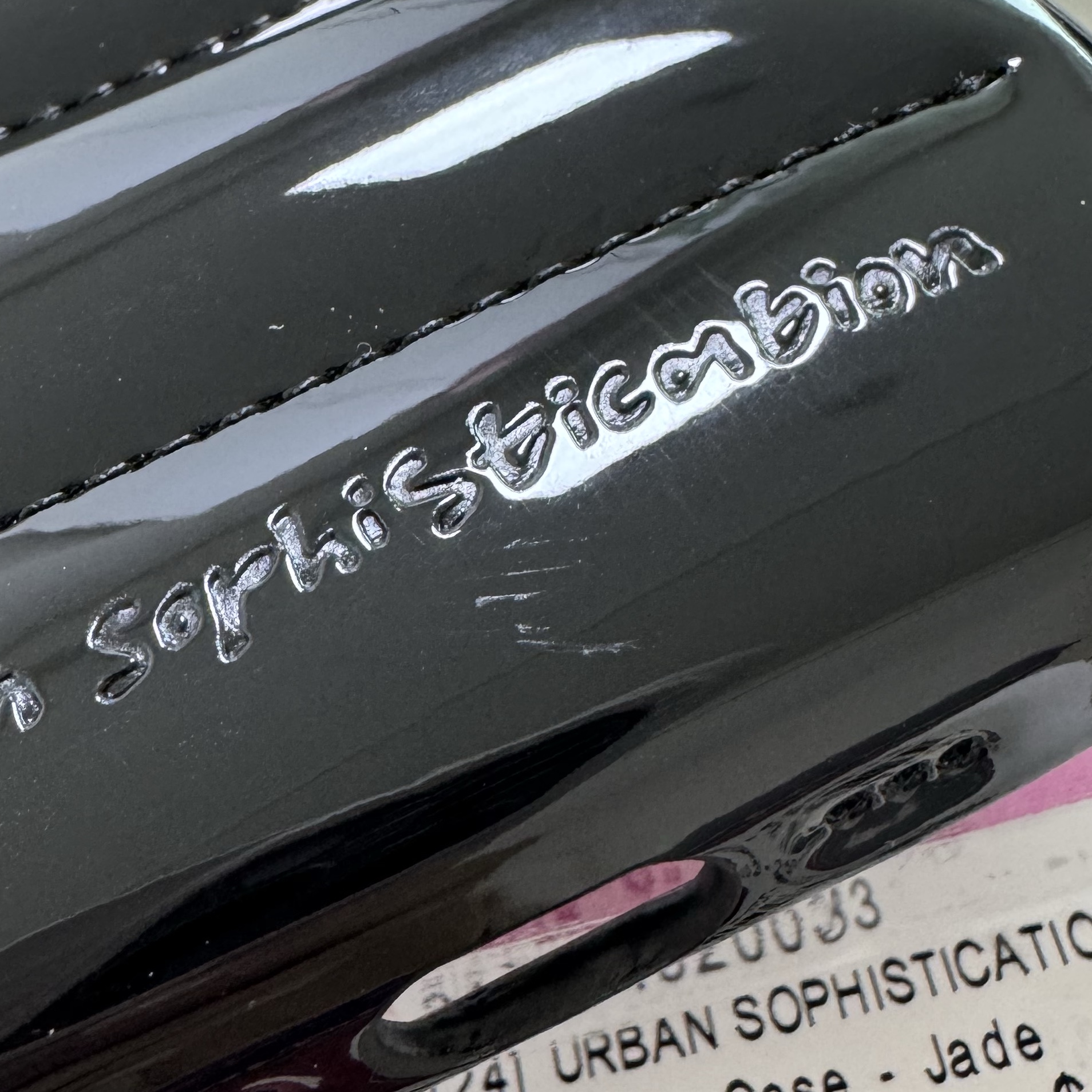 Urbansophistication x Bratz The Puffer Case Jade 착용 스타일