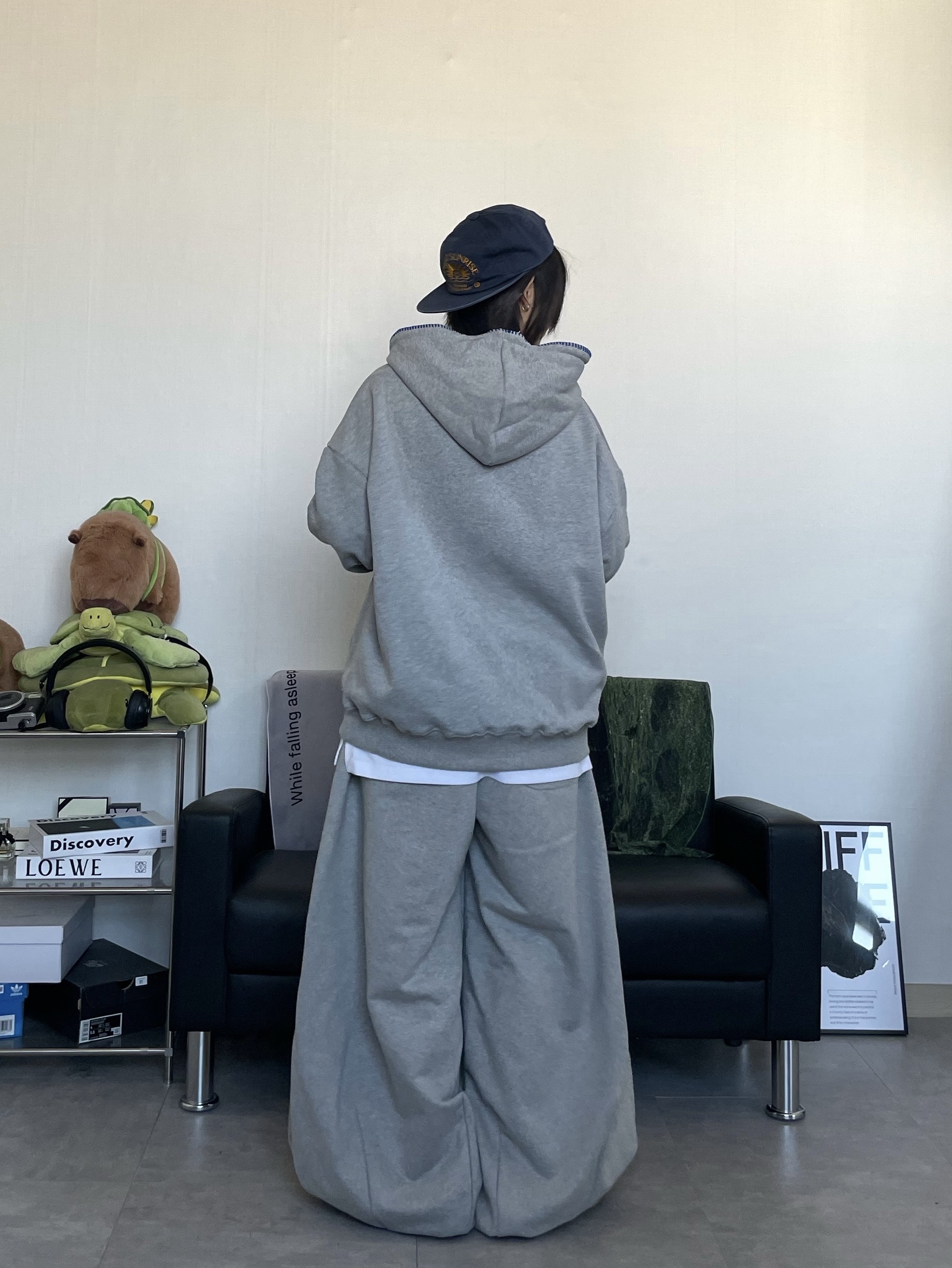 Asics Unlimited Gel-Kayano 14 Carrier Grey Black, Hello Sunrise Washed HS Arch Logo 6Panel Cap Navy & Orange 착용 스타일 - 6