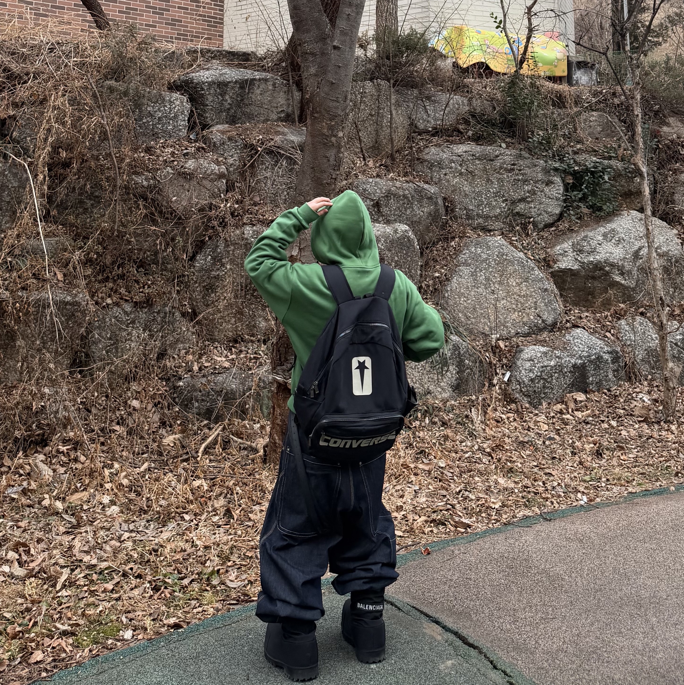 Converse x Drkshdw Oversized Backpack Black, Balenciaga Skiwear Alaska Nylon Low Boot Black 착용 스타일 - 1
