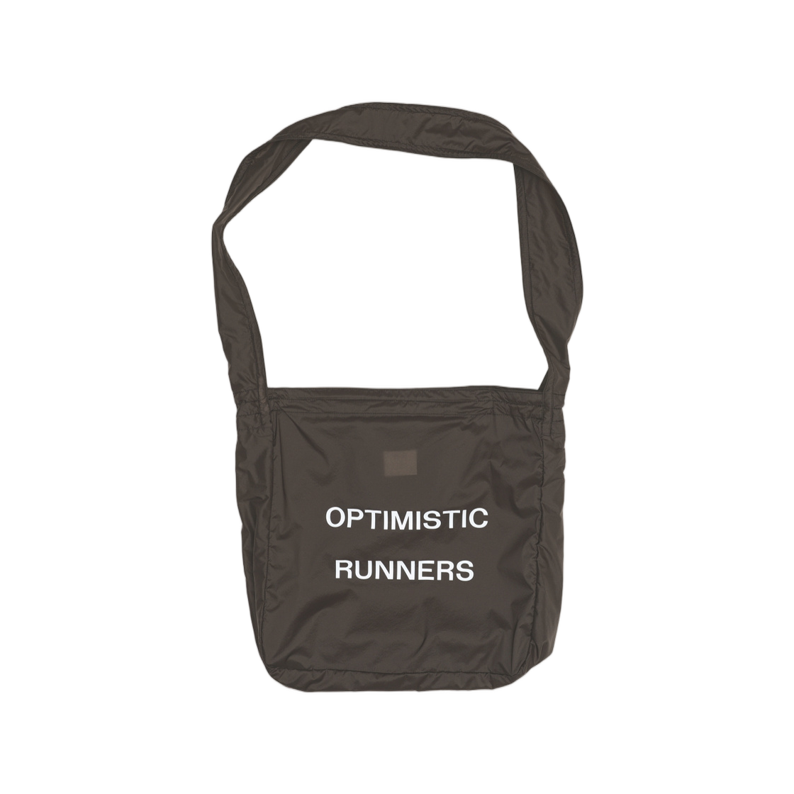 옵티미스틱 러너스 크로스 바디 백 카멜(Optimistic Runners Cross Body Bag Camel)