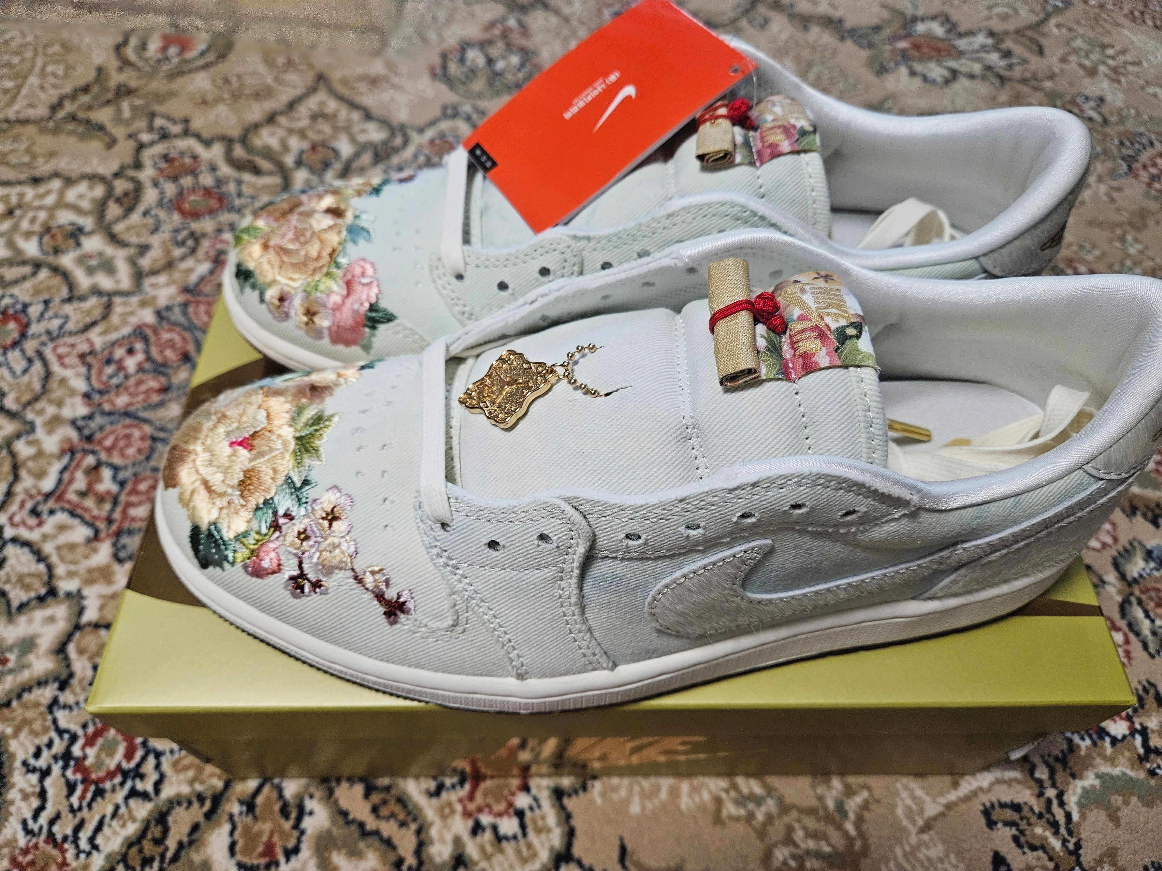 Jordan 1 Retro Low OG Greyish and Sail 착용 스타일 - 3