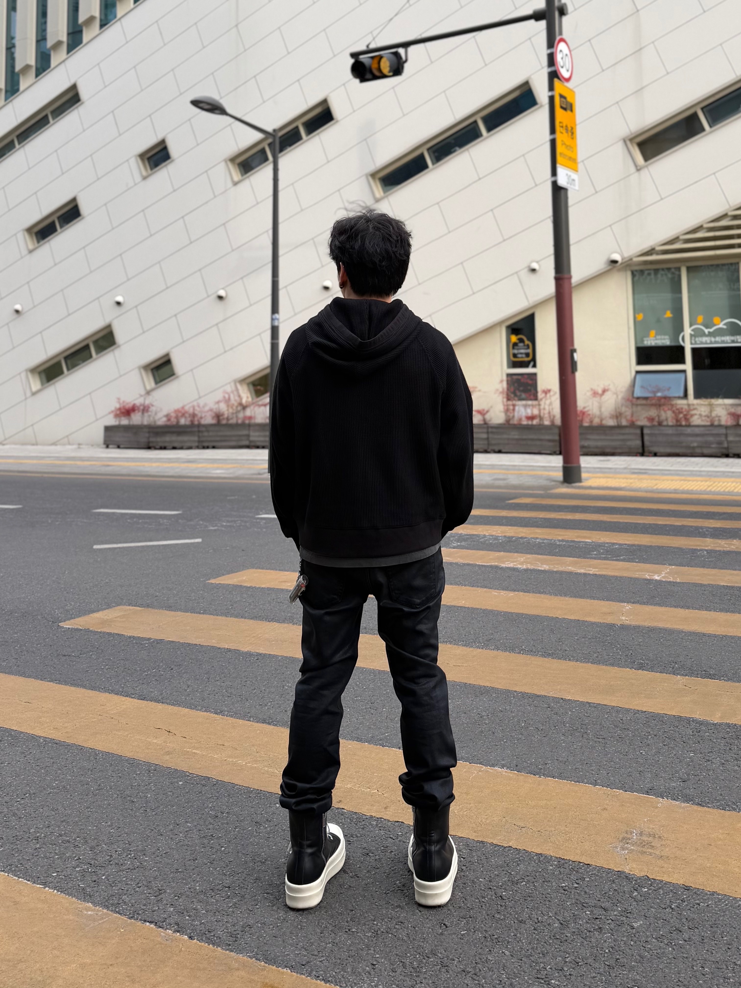 Rick Owens Mega Bumper Sneakers Black Milk, Rick Owens Mega Bumper Sneakers Black Milk 착용 스타일 - 2