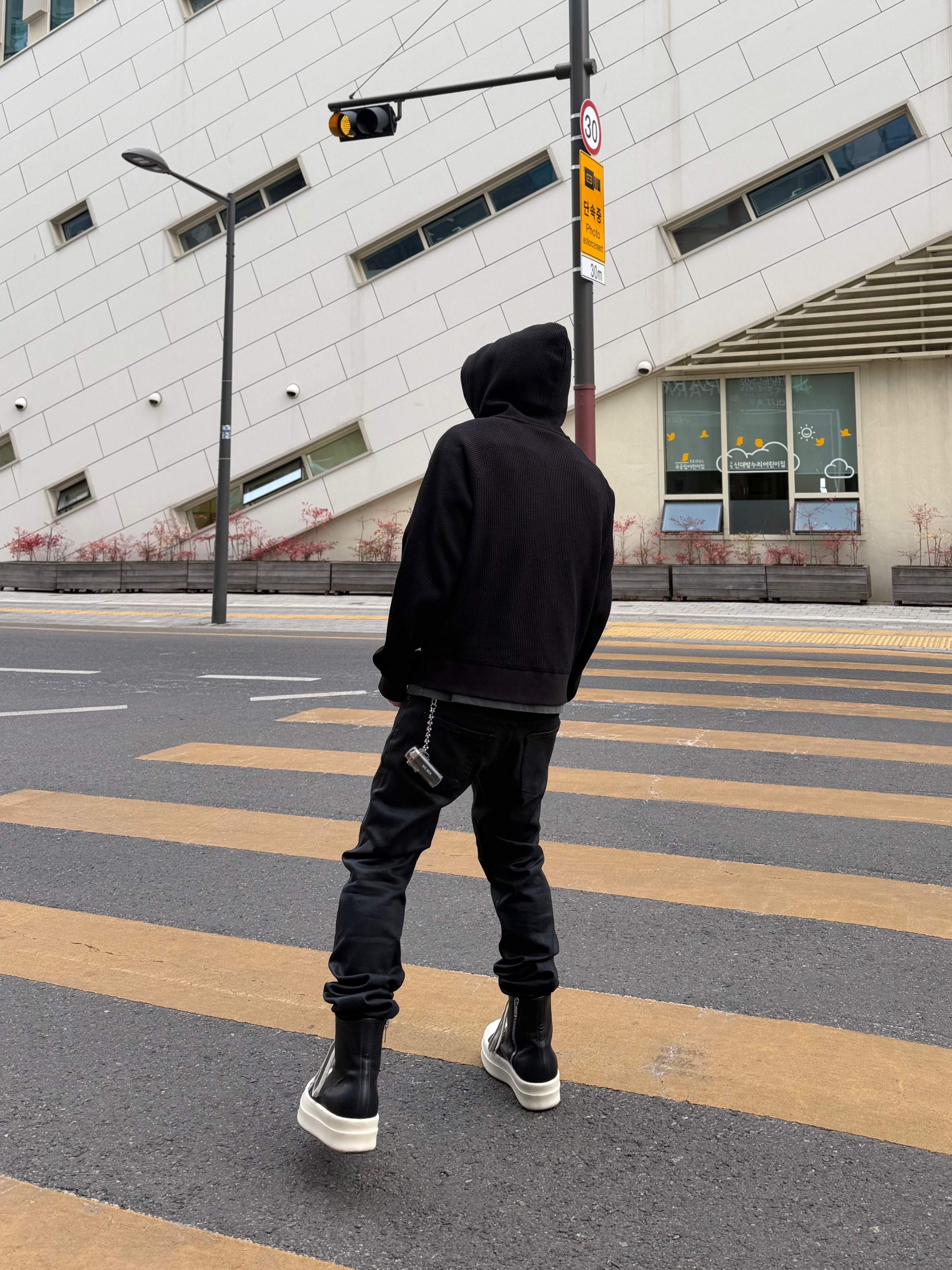 Rick Owens Mega Bumper Sneakers Black Milk, Rick Owens Mega Bumper Sneakers Black Milk 착용 스타일 - 5