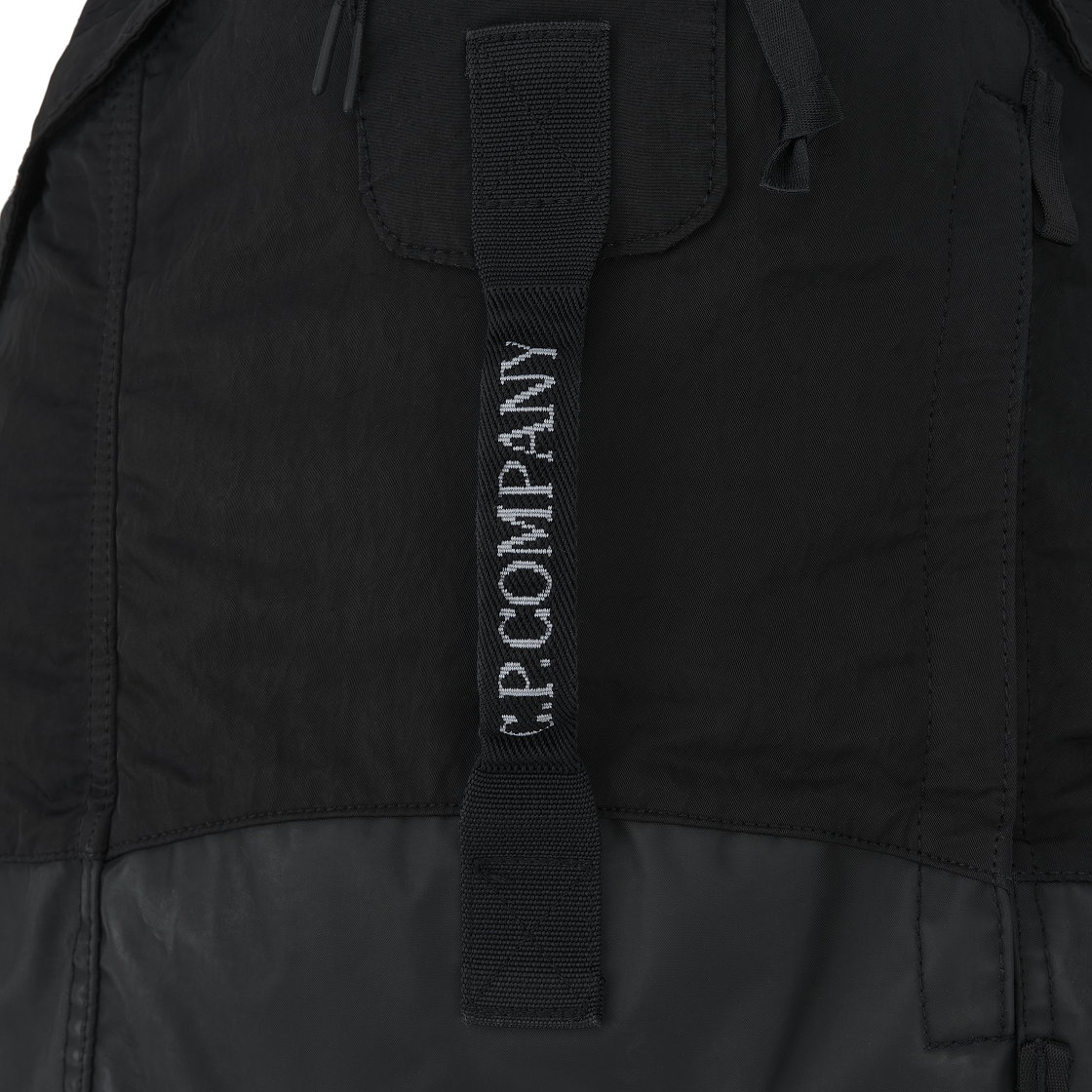 C.P. 컴퍼니 나일론 B 라운디드 백팩 블랙 - 25FW(C.P. Company Nylon B Rounded Backpack Black - 25FW) - 3