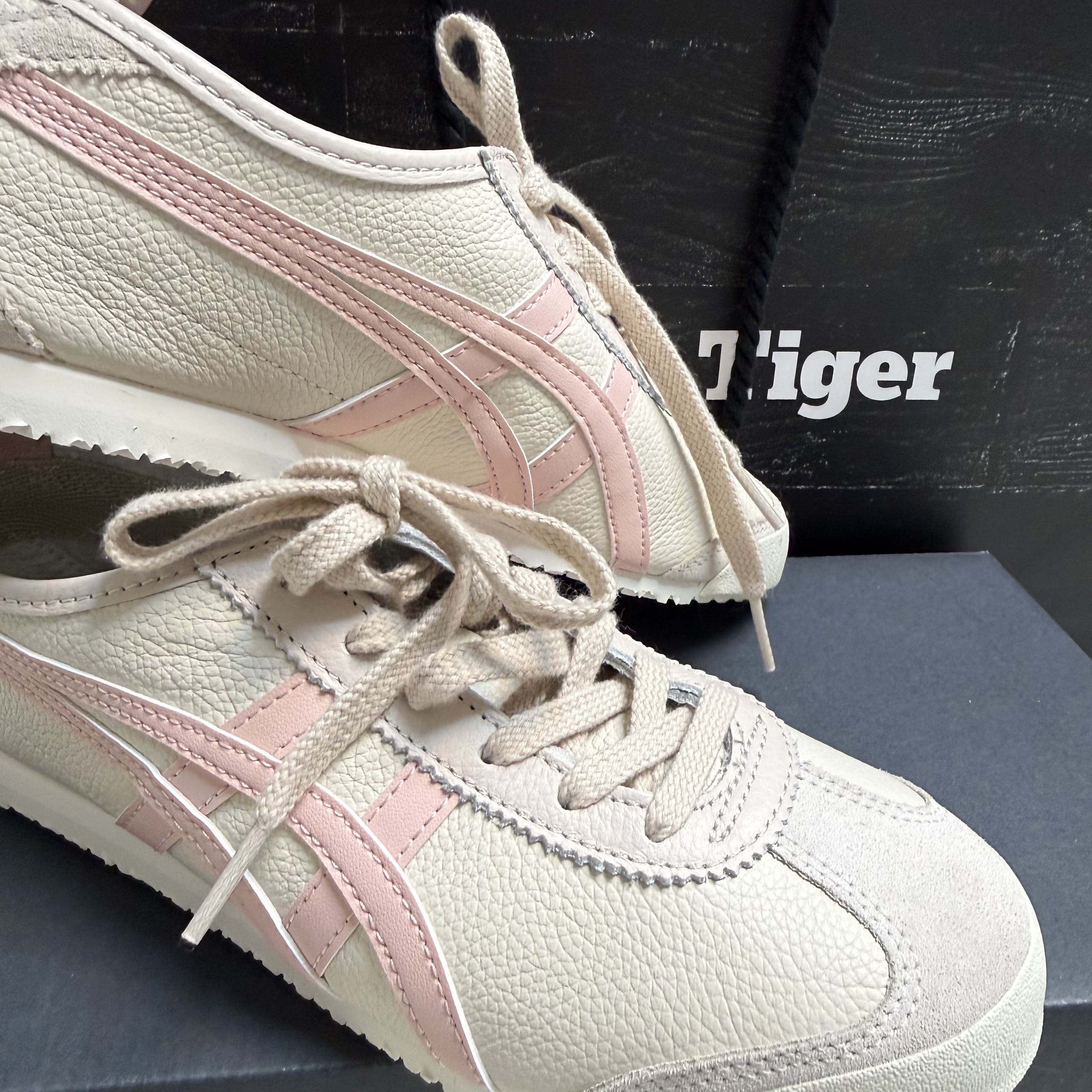 Onitsuka Tiger Mexico 66 Oatmeal Ginger Peach 착용 스타일 - 2