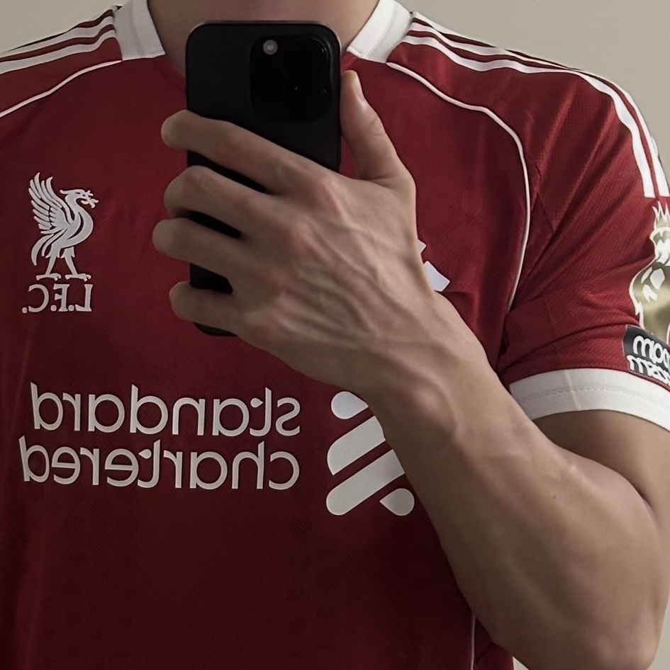 Adidas Liverpool FC 2025/26 Home Authentic Jersey Strawberry Red - KR Sizing (Non Marking Ver.) 착용 스타일
