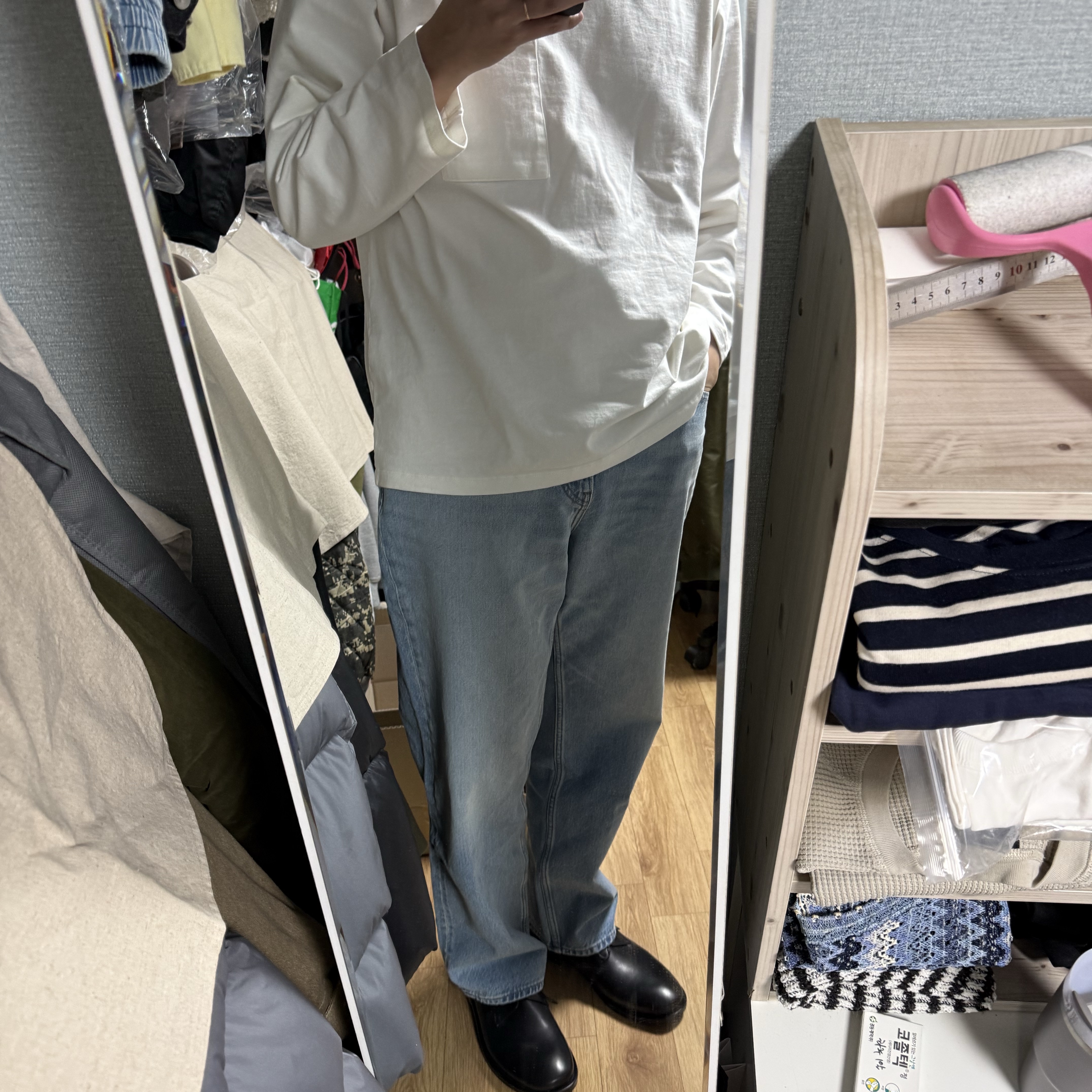 Uniqlo x JW Anderson Straight Jean Blue - KR 착용 스타일
