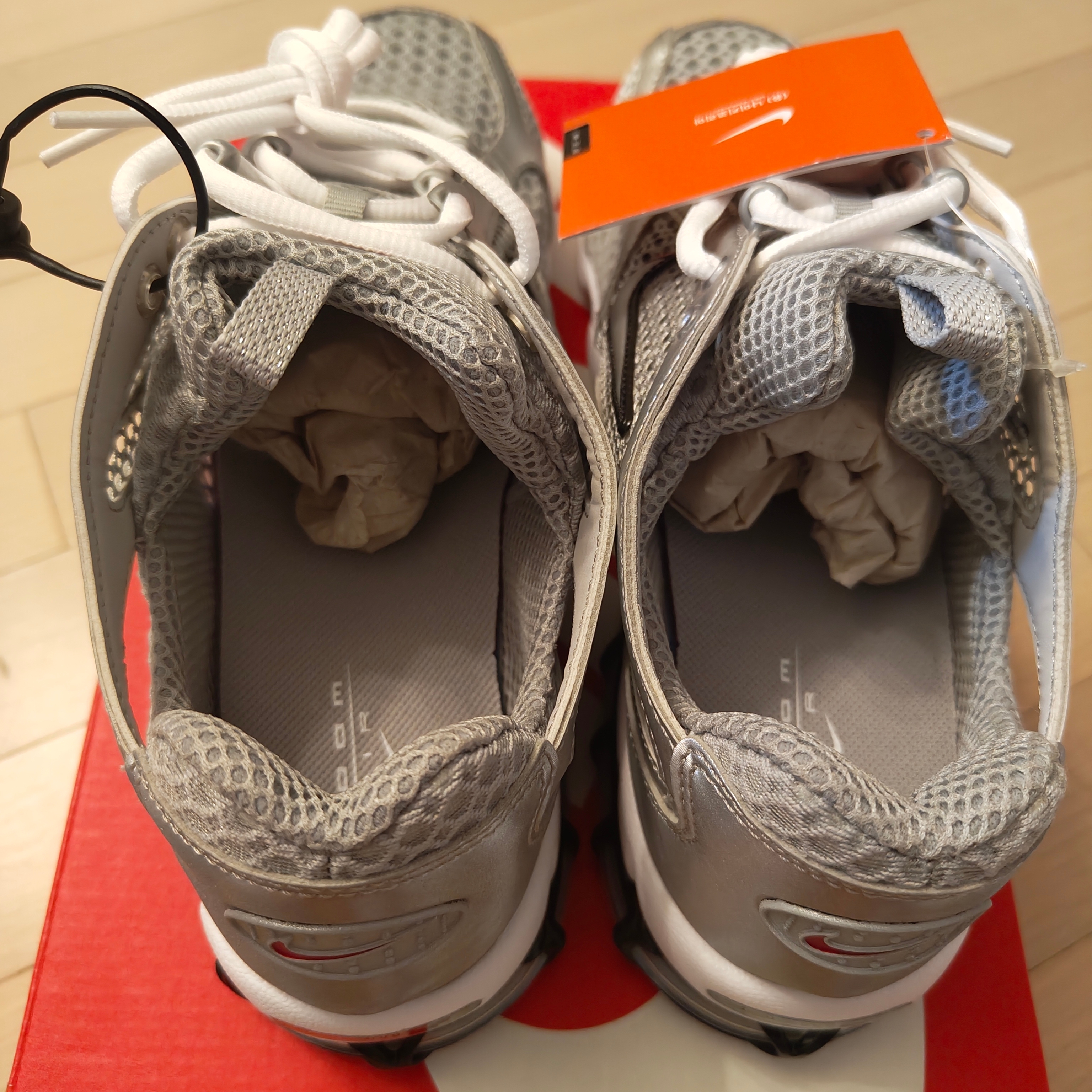Nike Air Zoom Spiridon Cage 2 Metallic Silver 착용 스타일 - 3