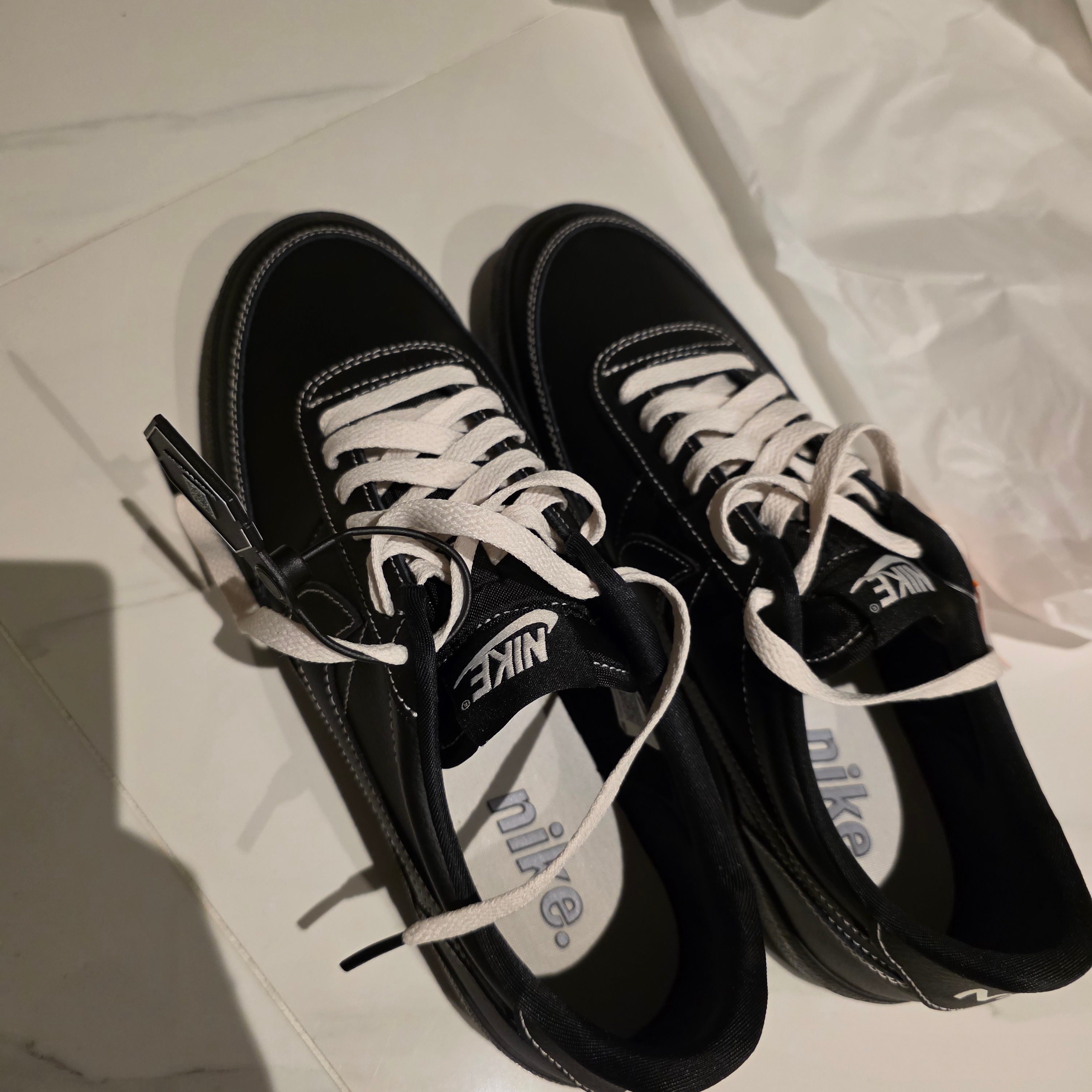 Nike Killshot 2 Black Phantom 착용 스타일