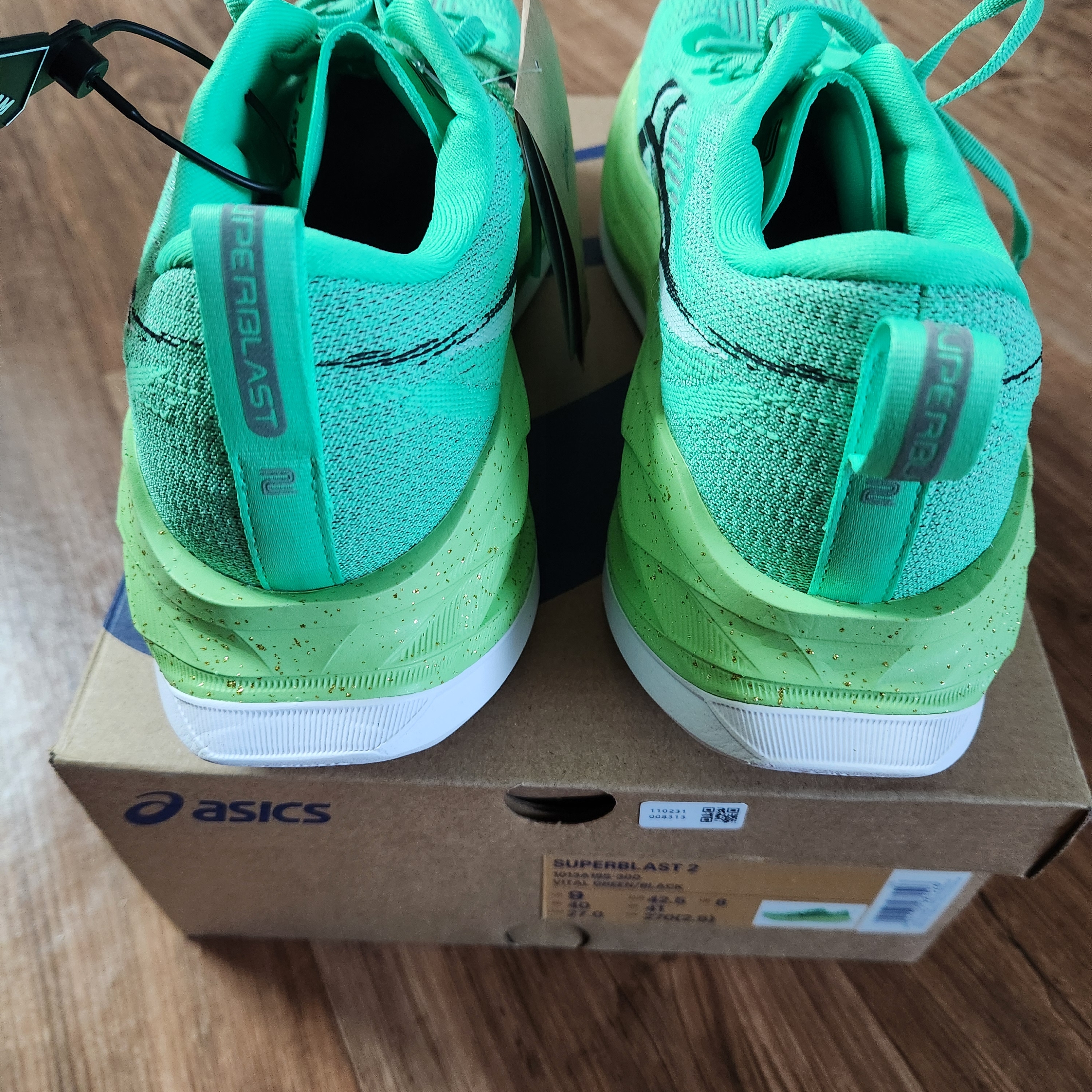 Asics Superblast 2 Ekiden Vital Green Black 착용 스타일 - 3