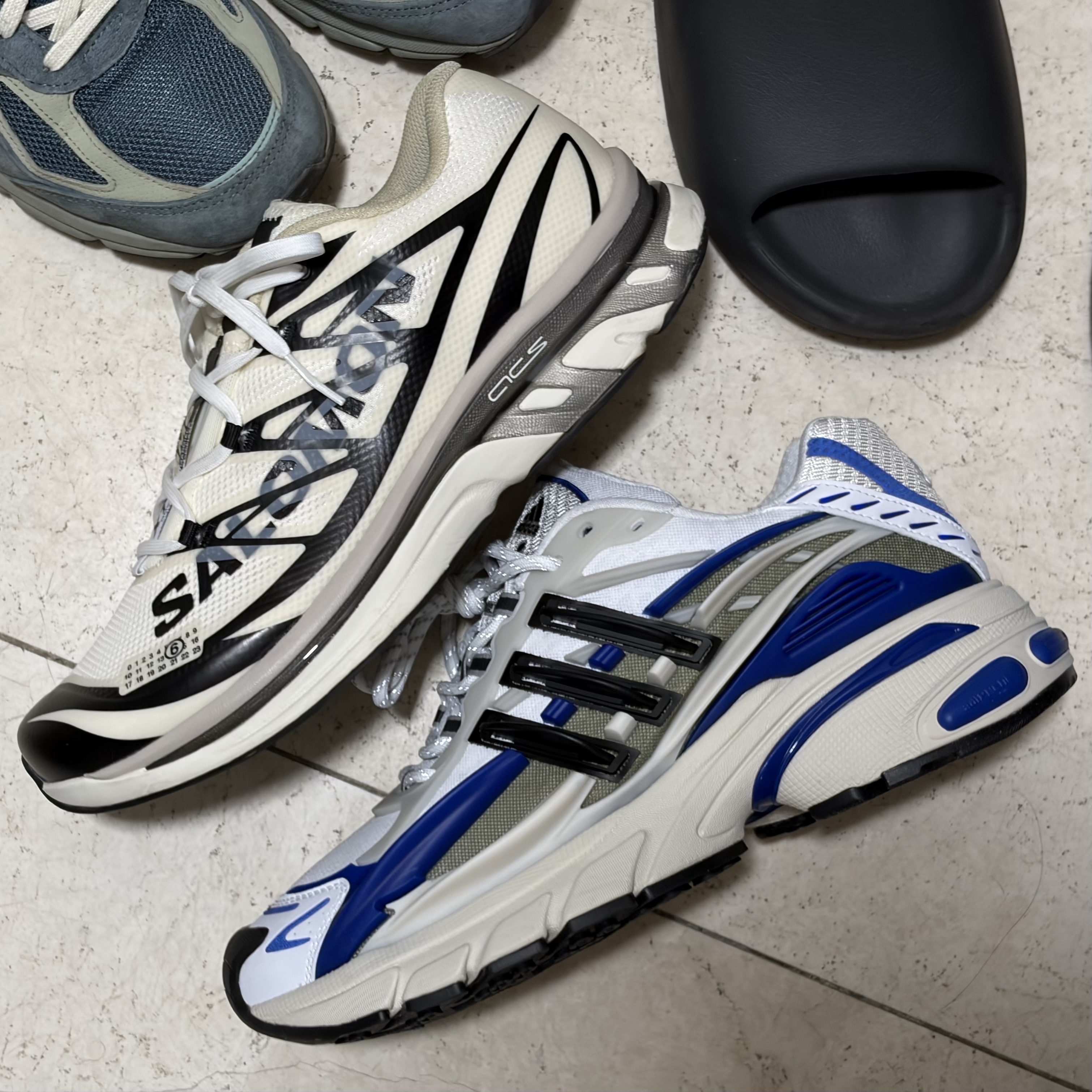 Adidas x Pharrell Williams Virginia Adistar Jellyfish Royal Blue Core Black, Salomon x MM6 Maison Margiela XT-MM6 Vanilla Ice Black 착용 스타일 - 1