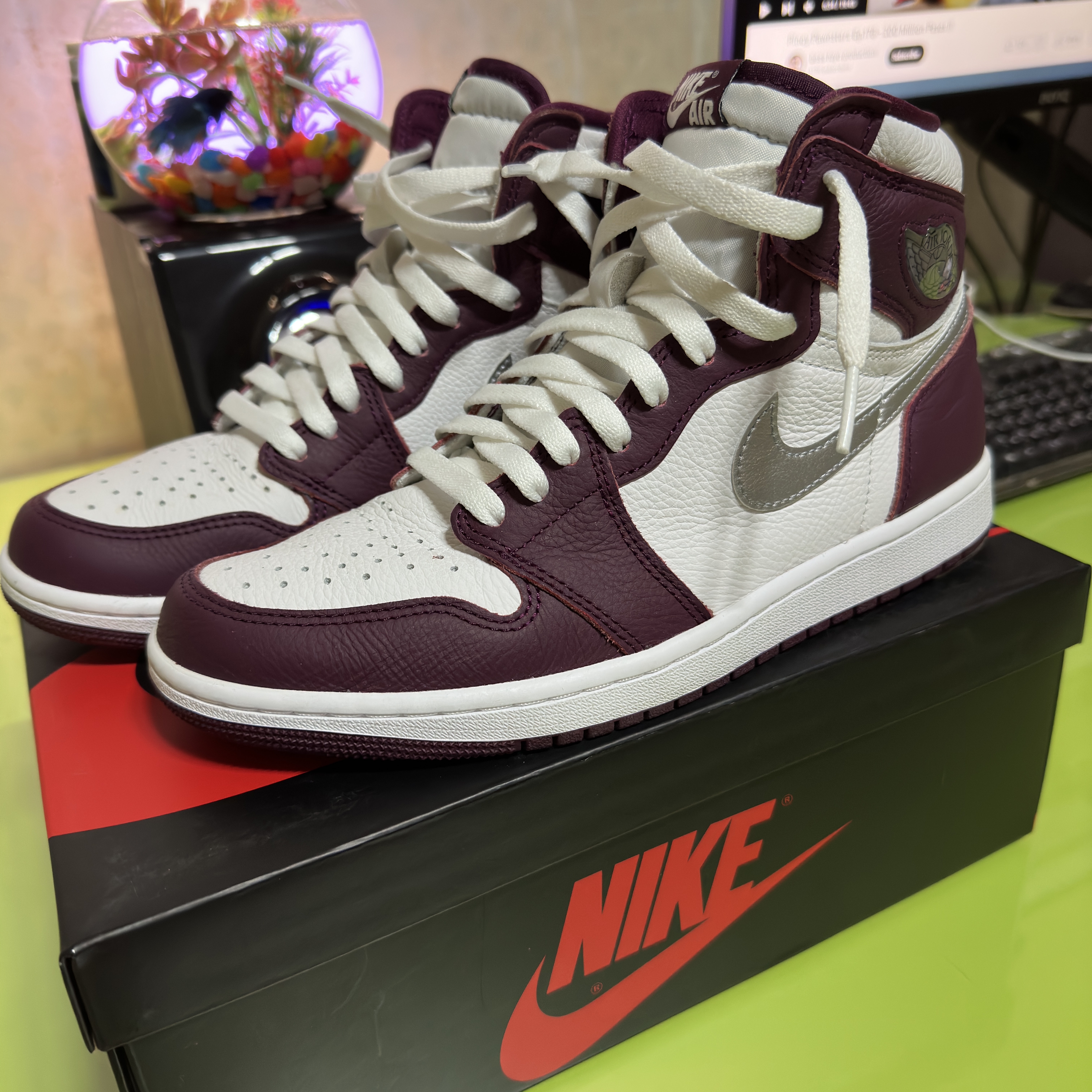 Jordan 1 Retro High OG Bordeaux 착용 스타일 - 5