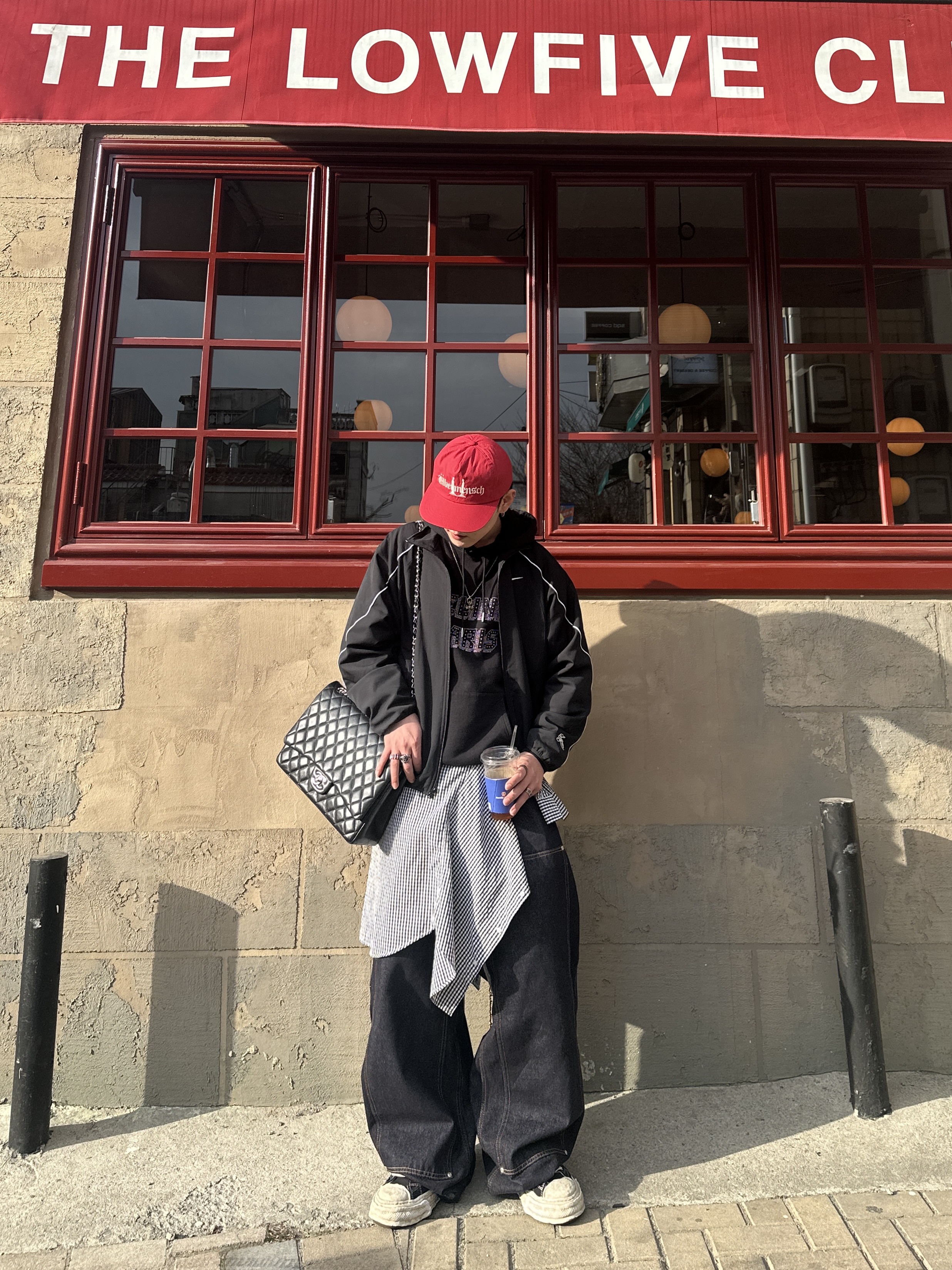 Maison Mihara Yasuhiro Blakey OG Sole Vintage Suede Low-top Sneakers Black, G-DRAGON Ubermensch Cap Burgundy 착용 스타일 - 2