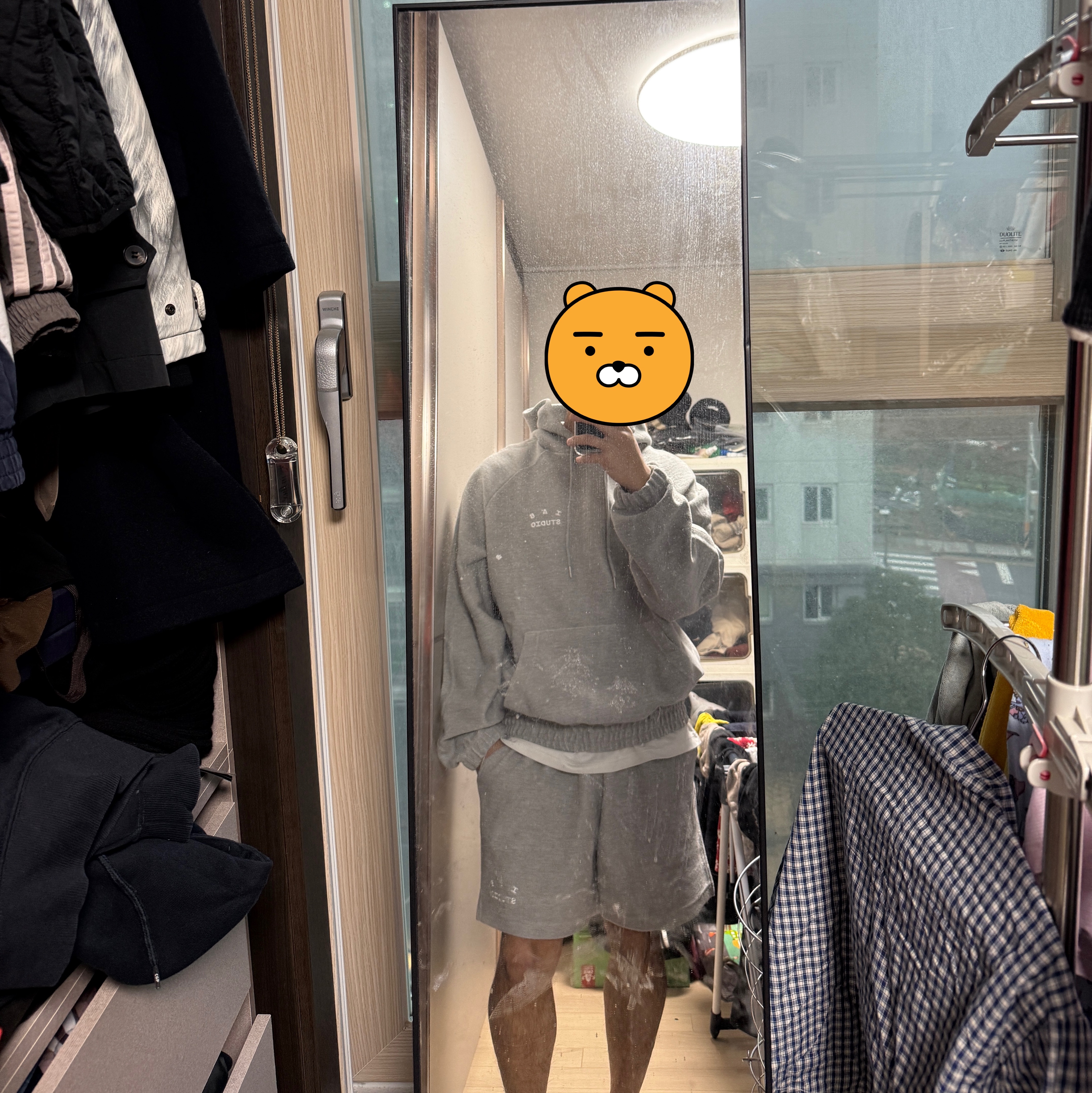 IAB Studio Herringbone Shorts Gray White, IAB Studio Herringbone Hoodie Gray White 착용 스타일