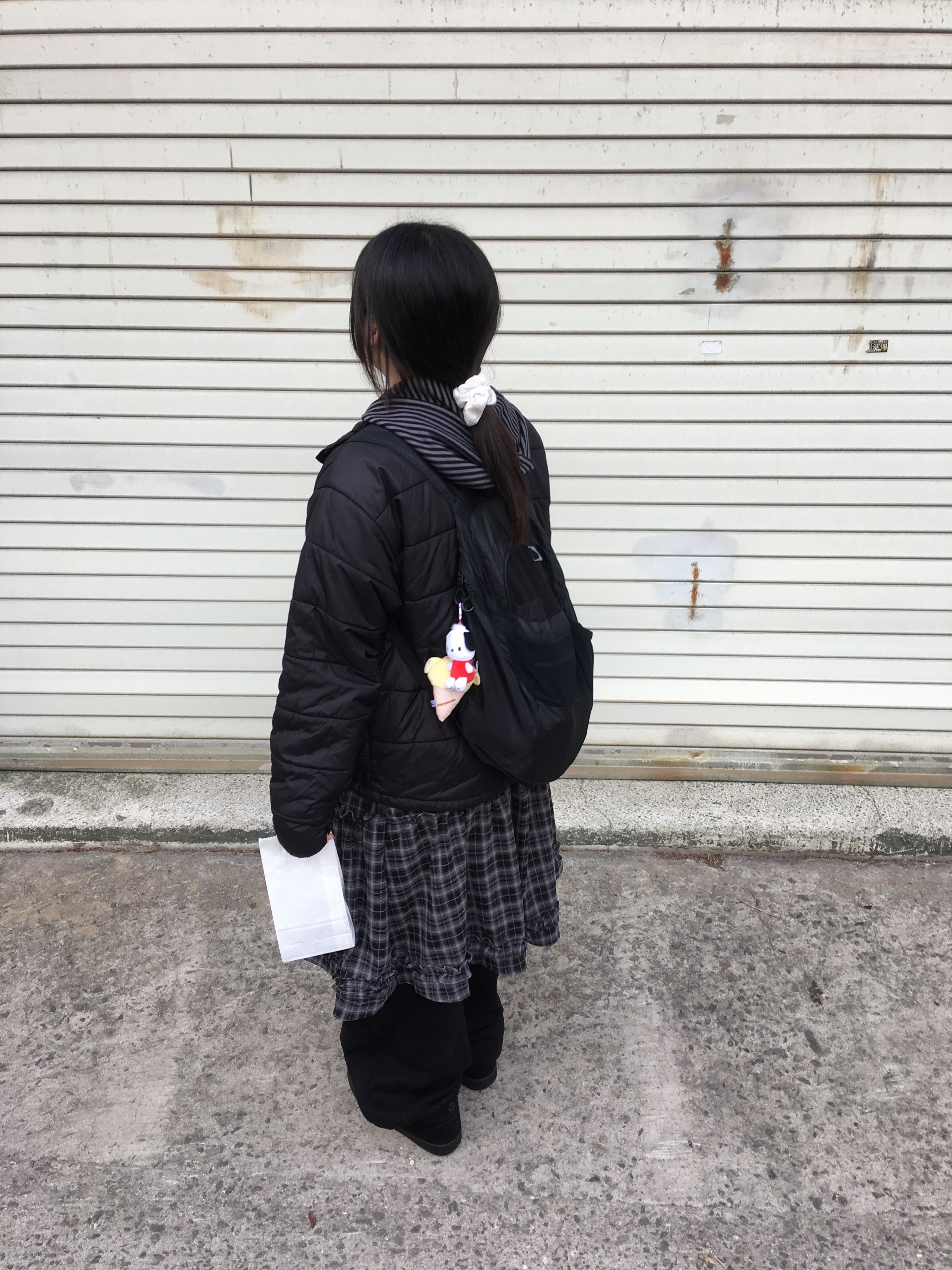 Mischief Lightweight Zip Around Backpack Black 착용 스타일 - 1
