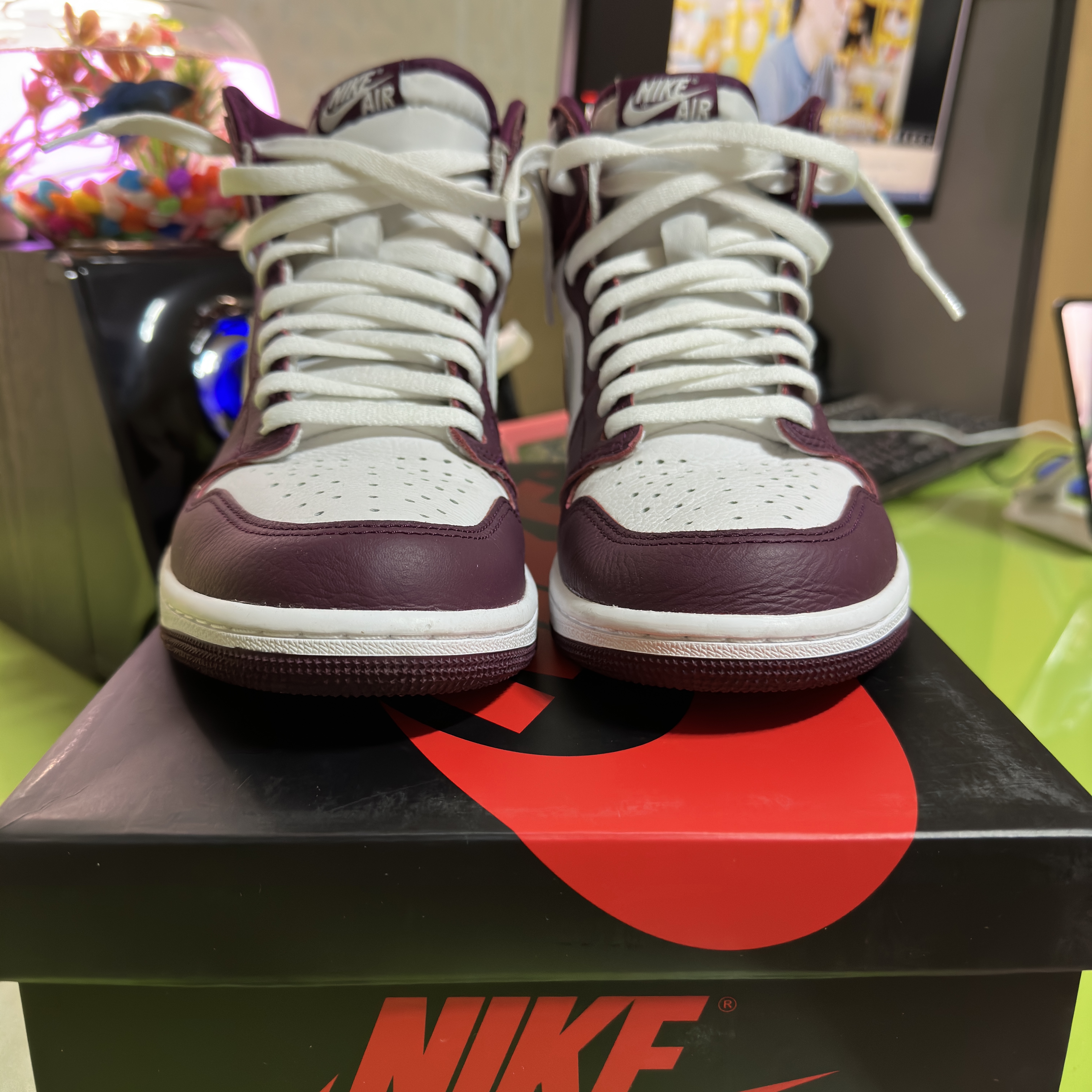 Jordan 1 Retro High OG Bordeaux 착용 스타일 - 3