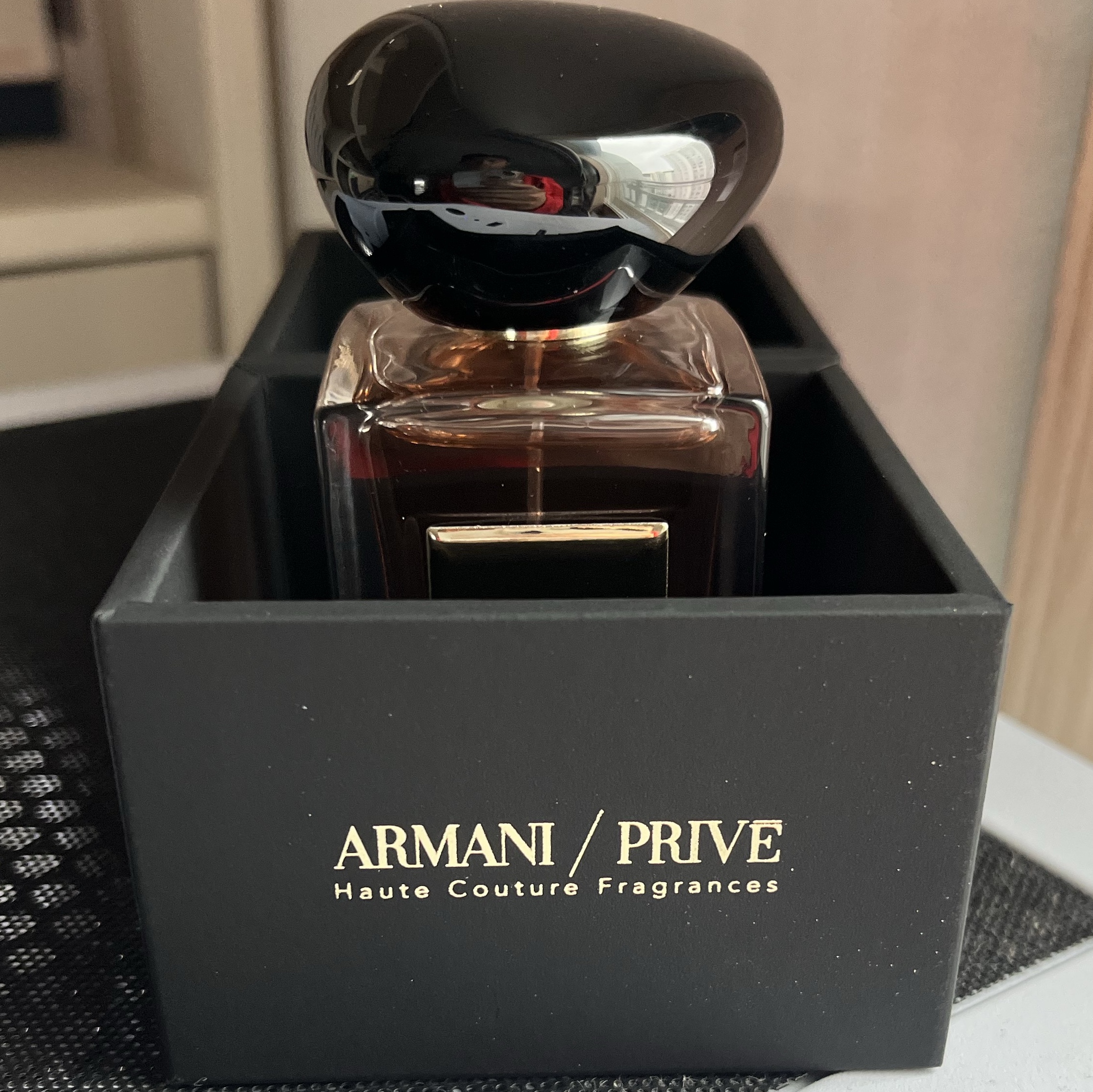 Giorgio Armani Beauty Prive Santal Dan Sha Eau De Toilette 50ml 착용 스타일