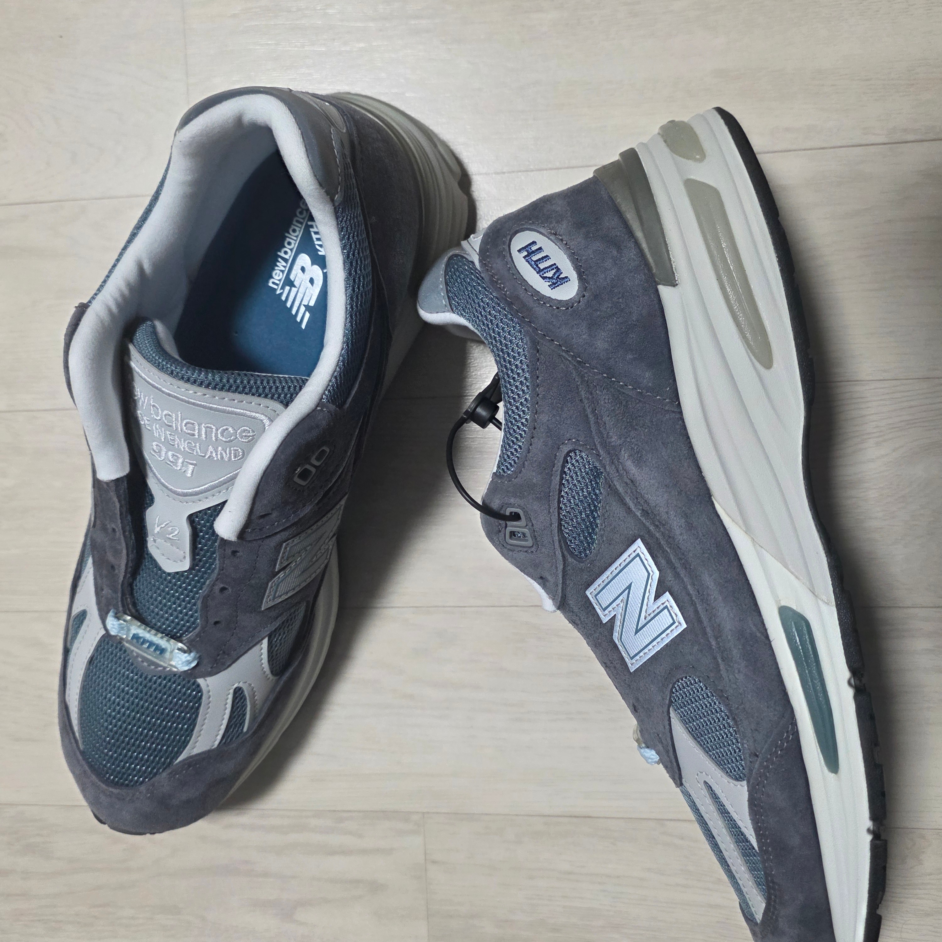 New Balance x Kith 991v2 Made in UK Steel Blue Grey 착용 스타일 - 2