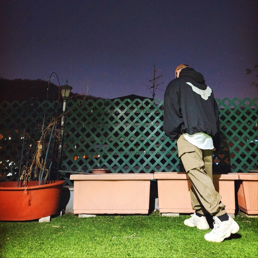 Yeezy Gap Engineered By Balenciaga Dove Hoodie Washed Black, Adidas Yeezy 500 Blush 2018 착용 스타일 - 2