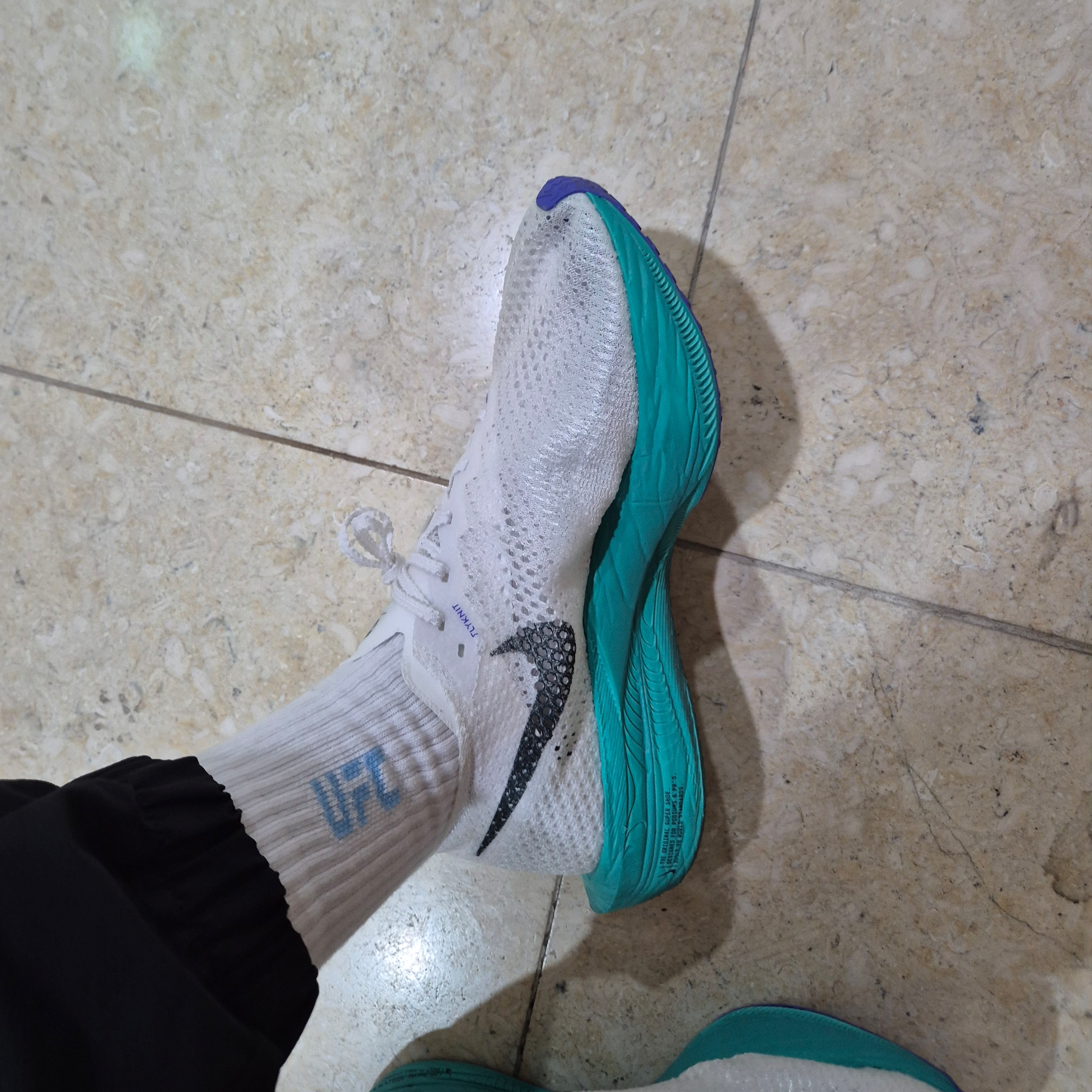Nike ZoomX Vaporfly Next% 3 White Deep Jungle 착용 스타일