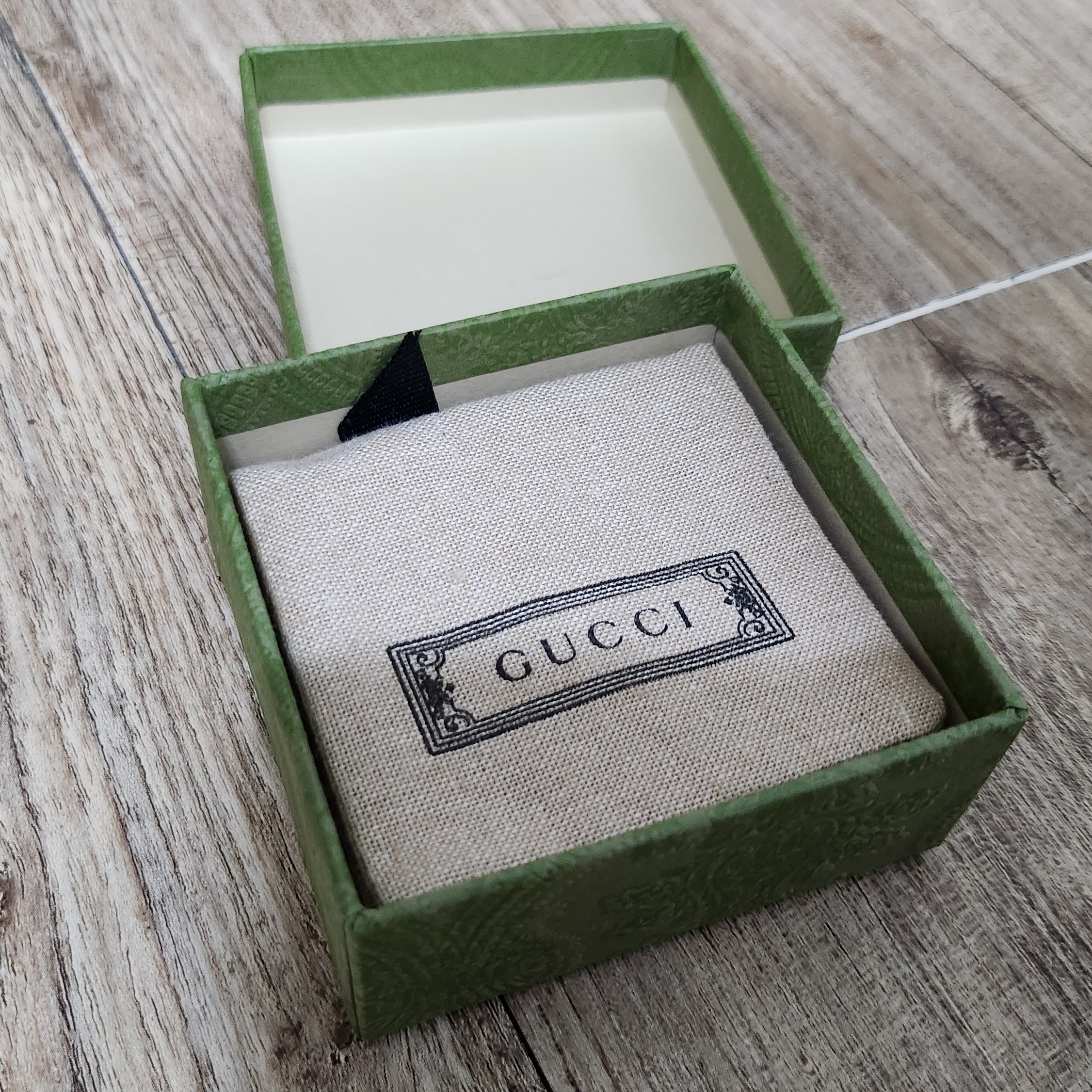 Gucci Ring with Double G Silver 착용 스타일 - 6