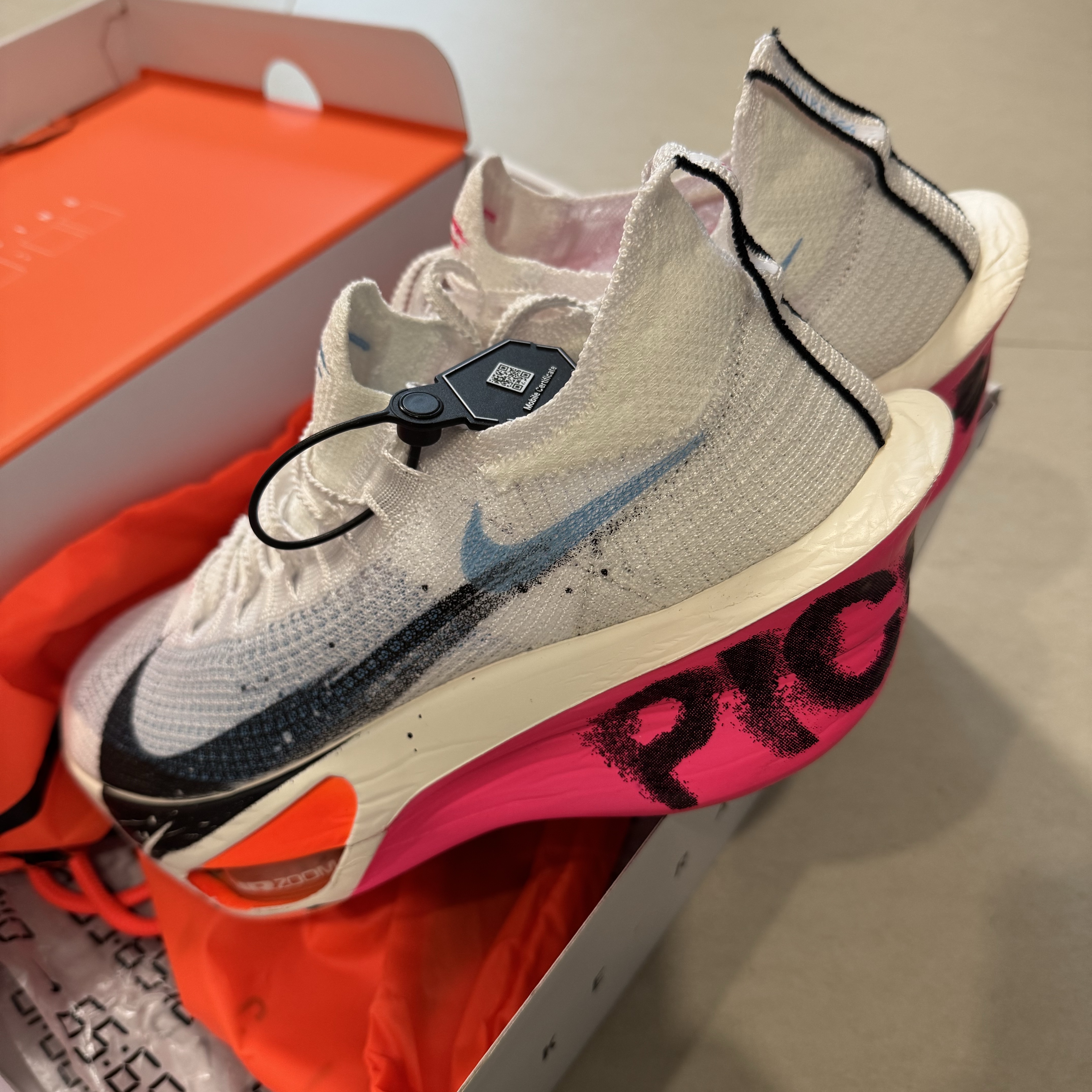Nike Air Zoom Alphafly Next% 3 White Soft Pearl 착용 스타일