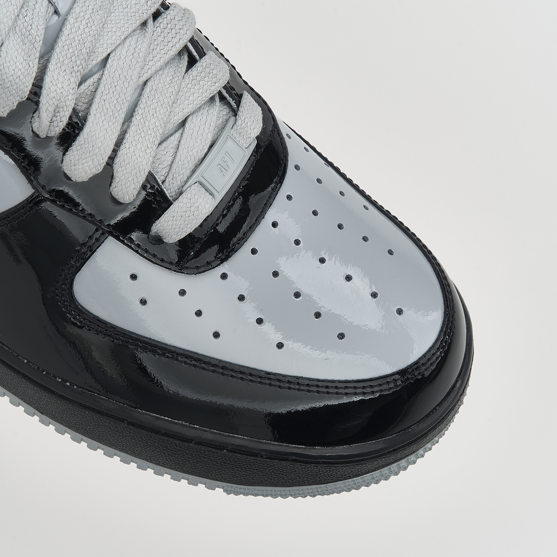 나이키 x 시나 에어포스 1 '07 블랙 앤 라이트 스모크 그레이(Nike x Syna Air Force 1 '07 Black and Light Smoke Grey) - 7