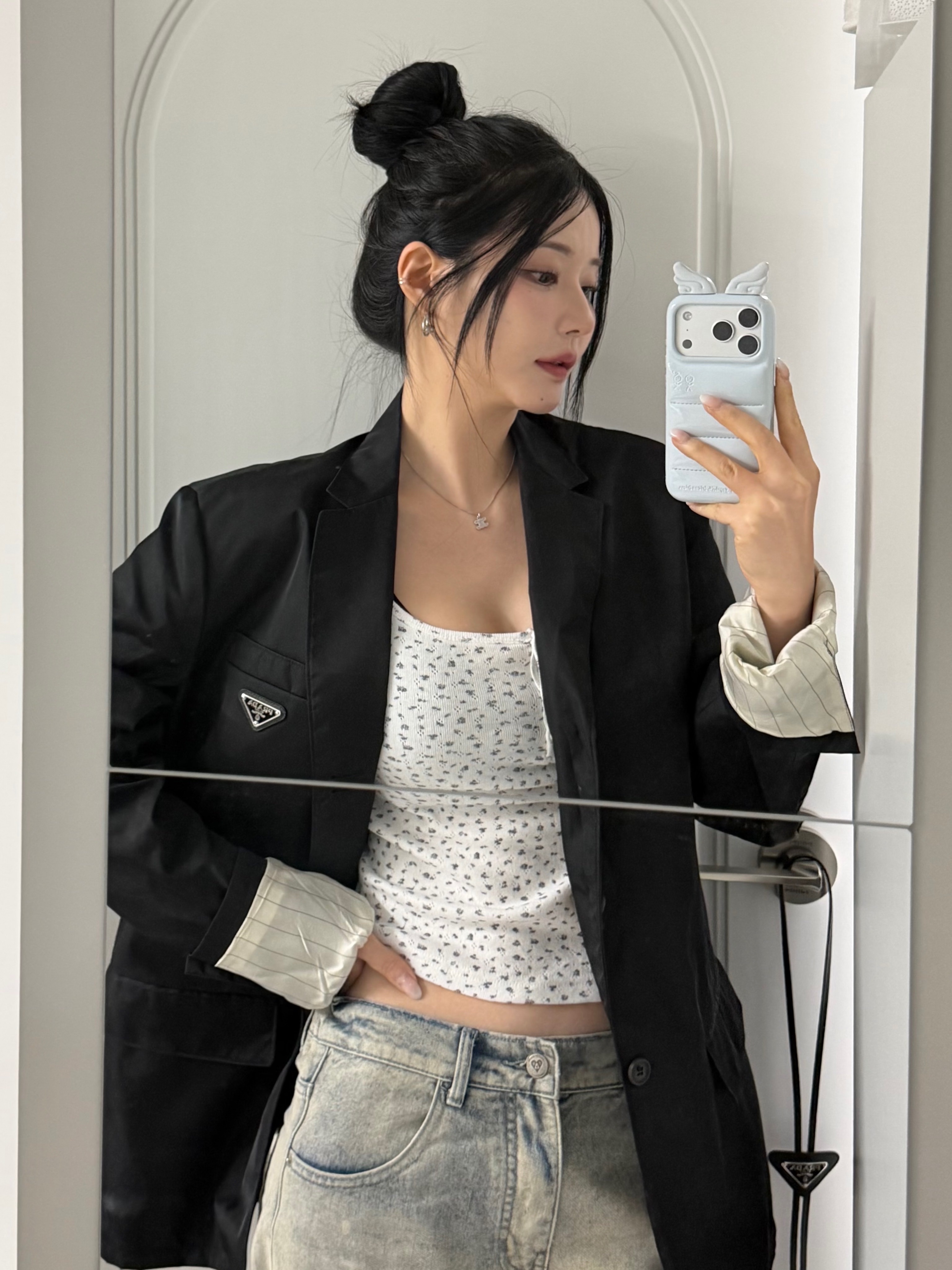 Prada Re-Nylon Single Breasted Jacket Black 착용 스타일